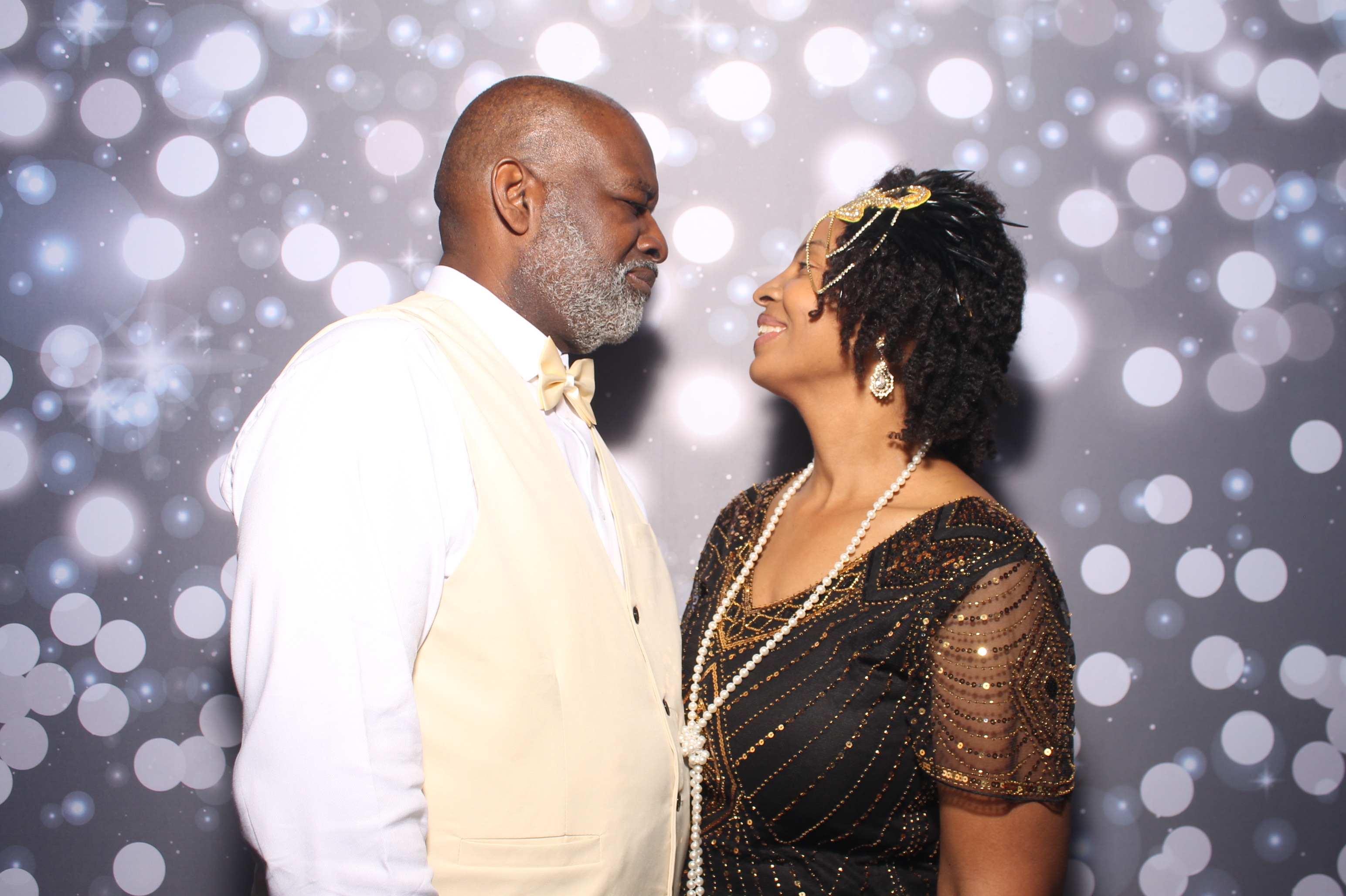 Darian & Isis | View more photos from the event at gallery.photoboothcincy.com/u/PhotoBoothCincy/Darian-Isis