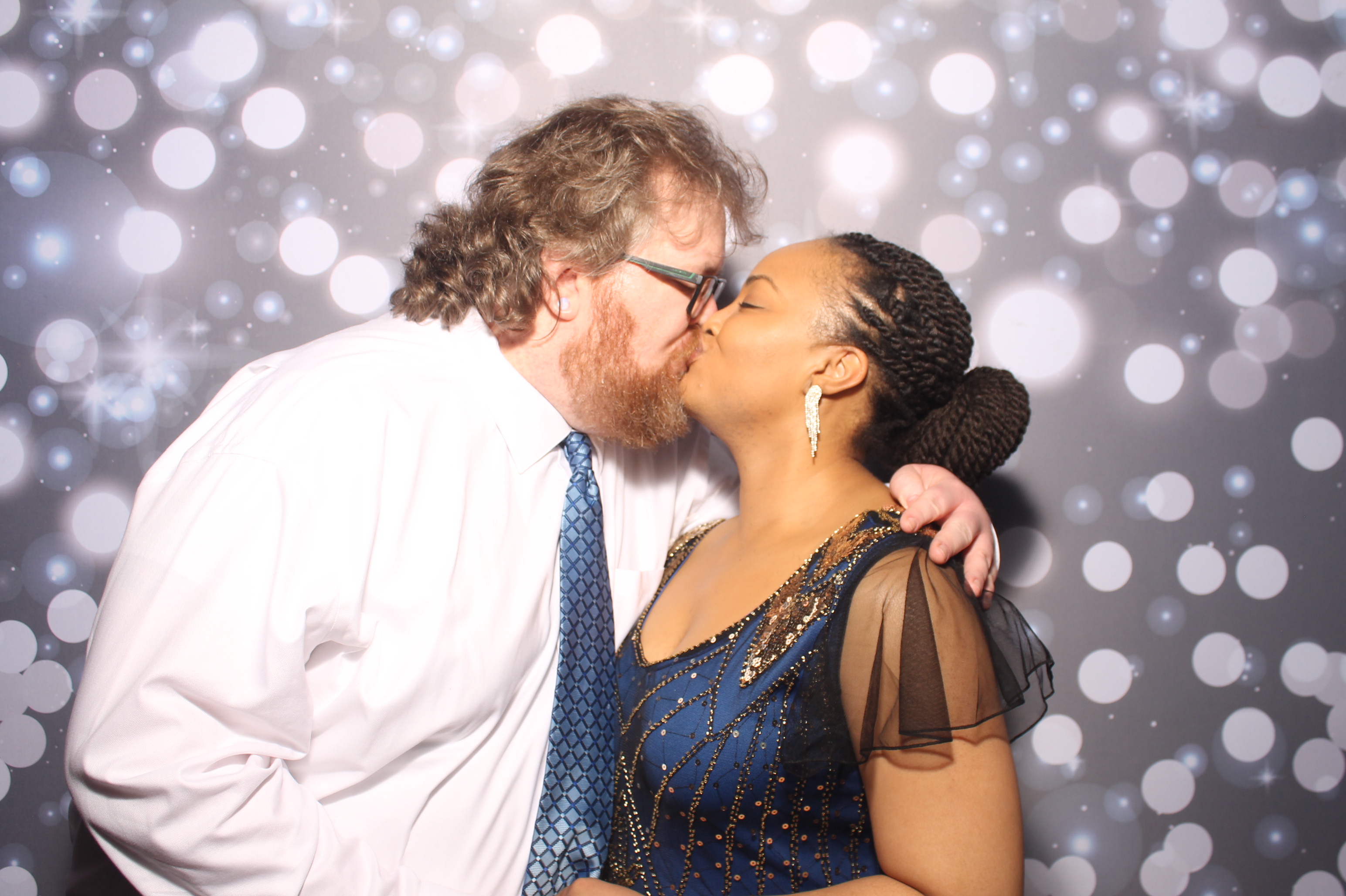 Darian & Isis | View more photos from the event at gallery.photoboothcincy.com/u/PhotoBoothCincy/Darian-Isis