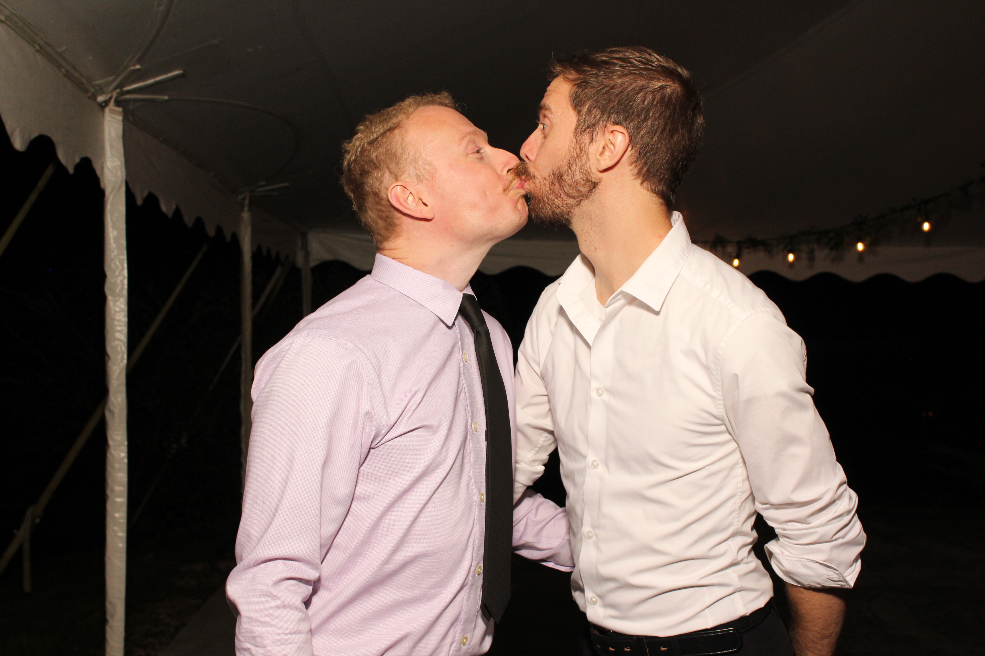 David & Lauren Reception | View more photos from the event at gallery.photoboothcincy.com/u/PhotoBoothCincy/David-Lauren-Reception