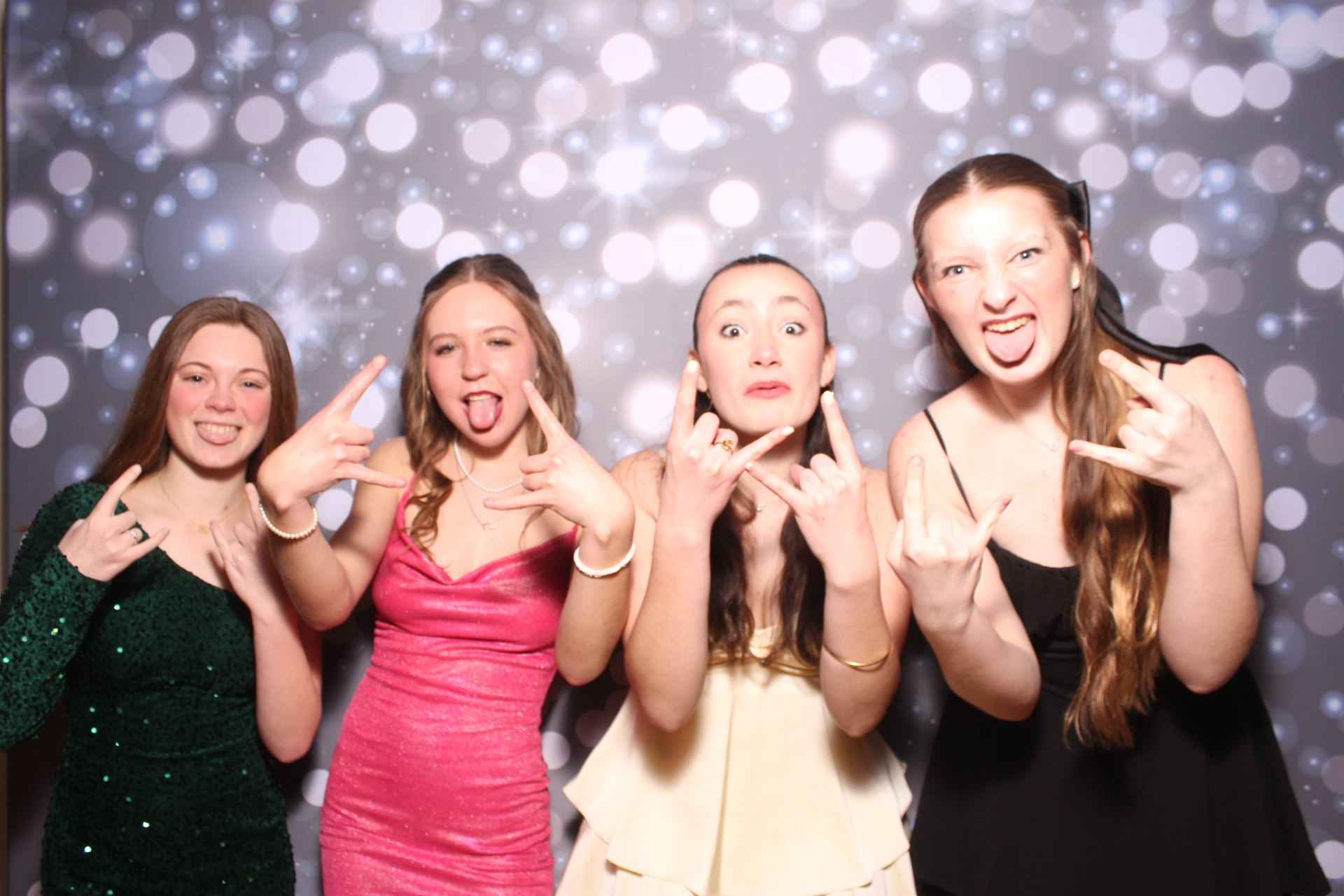 Deer Park Gala | View more photos from the event at gallery.photoboothcincy.com/u/PhotoBoothCincy/Deer-Park-Gala