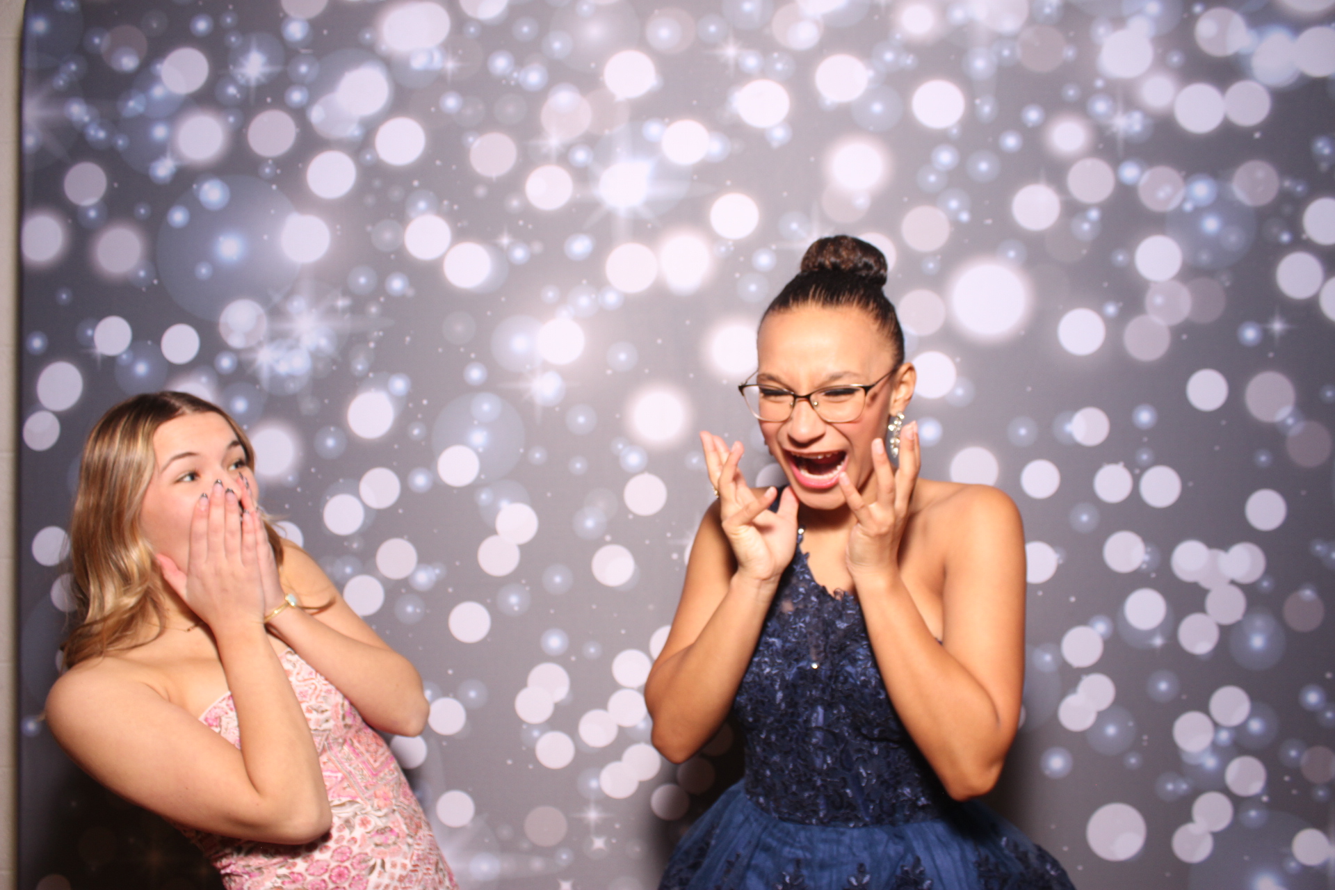 Deer Park Gala | View more photos from the event at gallery.photoboothcincy.com/u/PhotoBoothCincy/Deer-Park-Gala