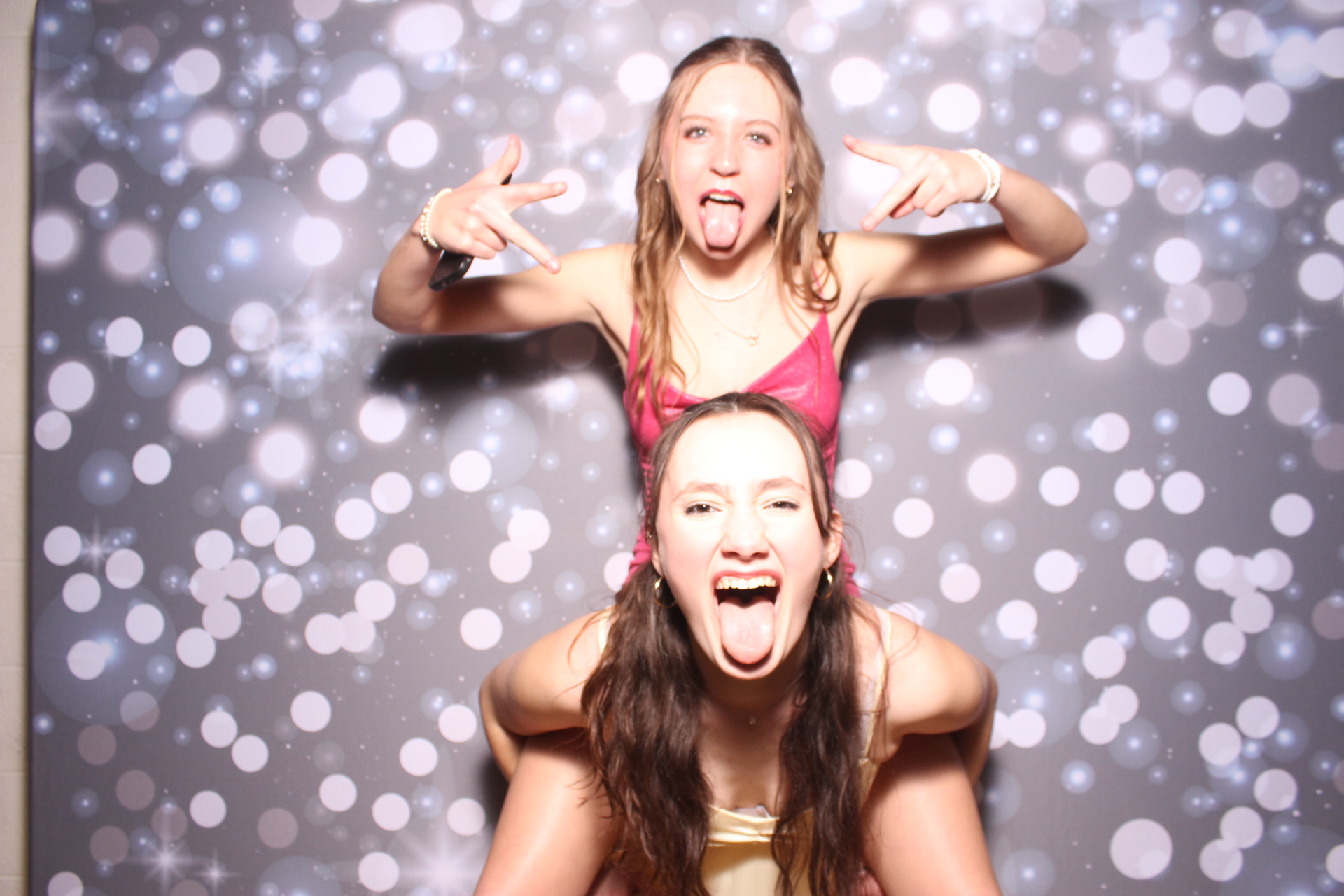 Deer Park Gala | View more photos from the event at gallery.photoboothcincy.com/u/PhotoBoothCincy/Deer-Park-Gala