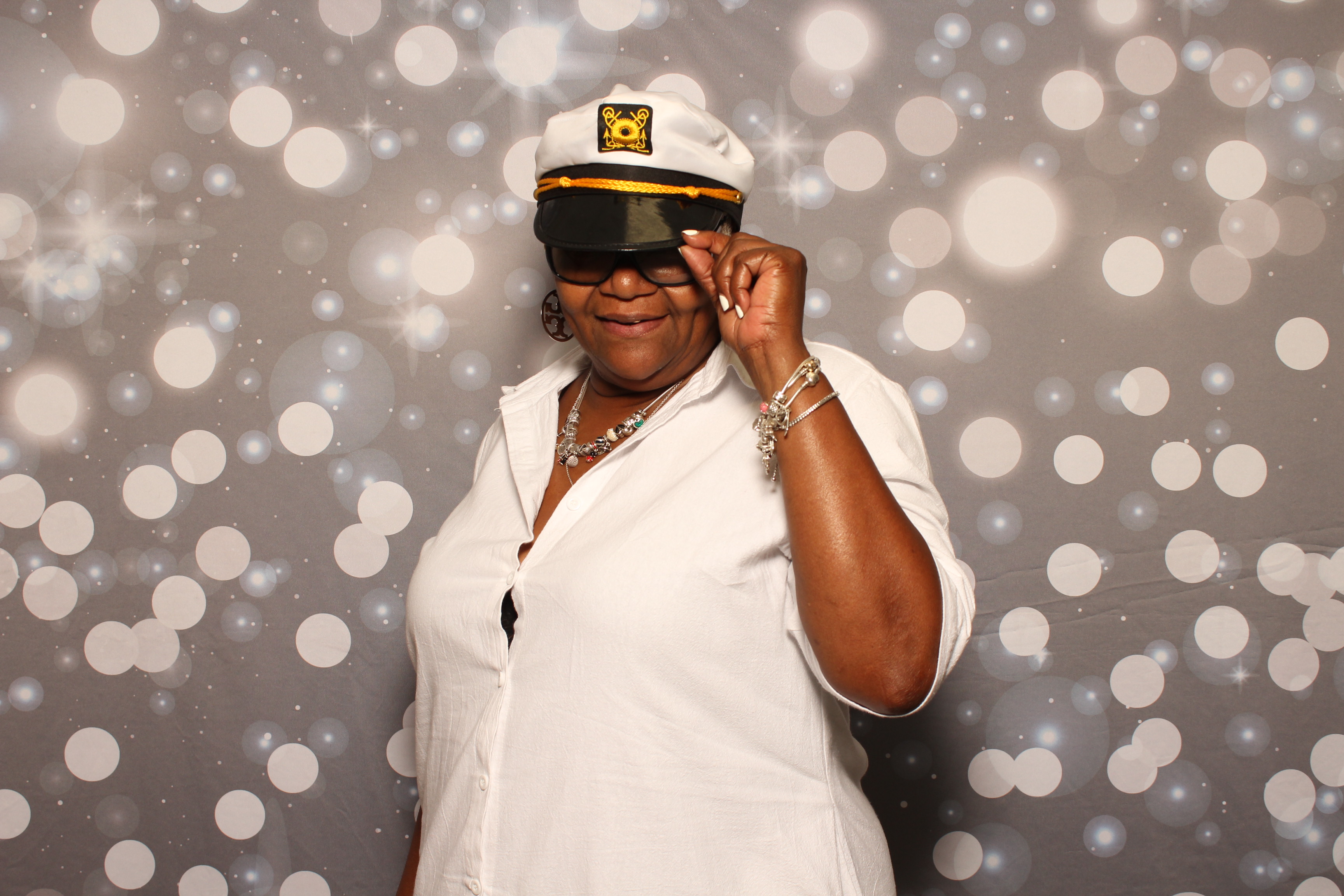 Dion & Beth 10 Year Anniversary | View more photos from the event at gallery.photoboothcincy.com/u/PhotoBoothCincy/Dion-Beth-10-Year-Anniversary