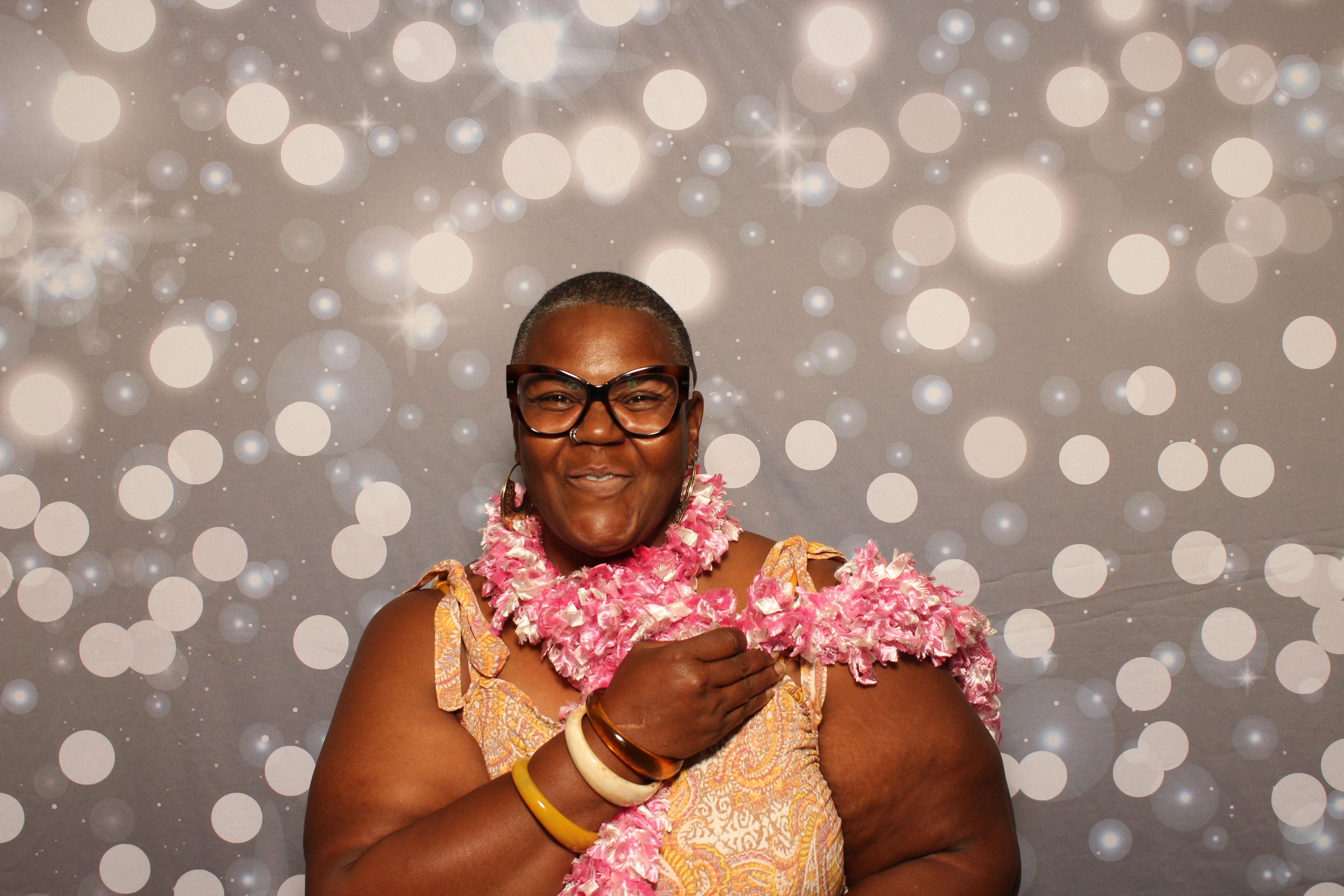 Dion & Beth 10 Year Anniversary | View more photos from the event at gallery.photoboothcincy.com/u/PhotoBoothCincy/Dion-Beth-10-Year-Anniversary