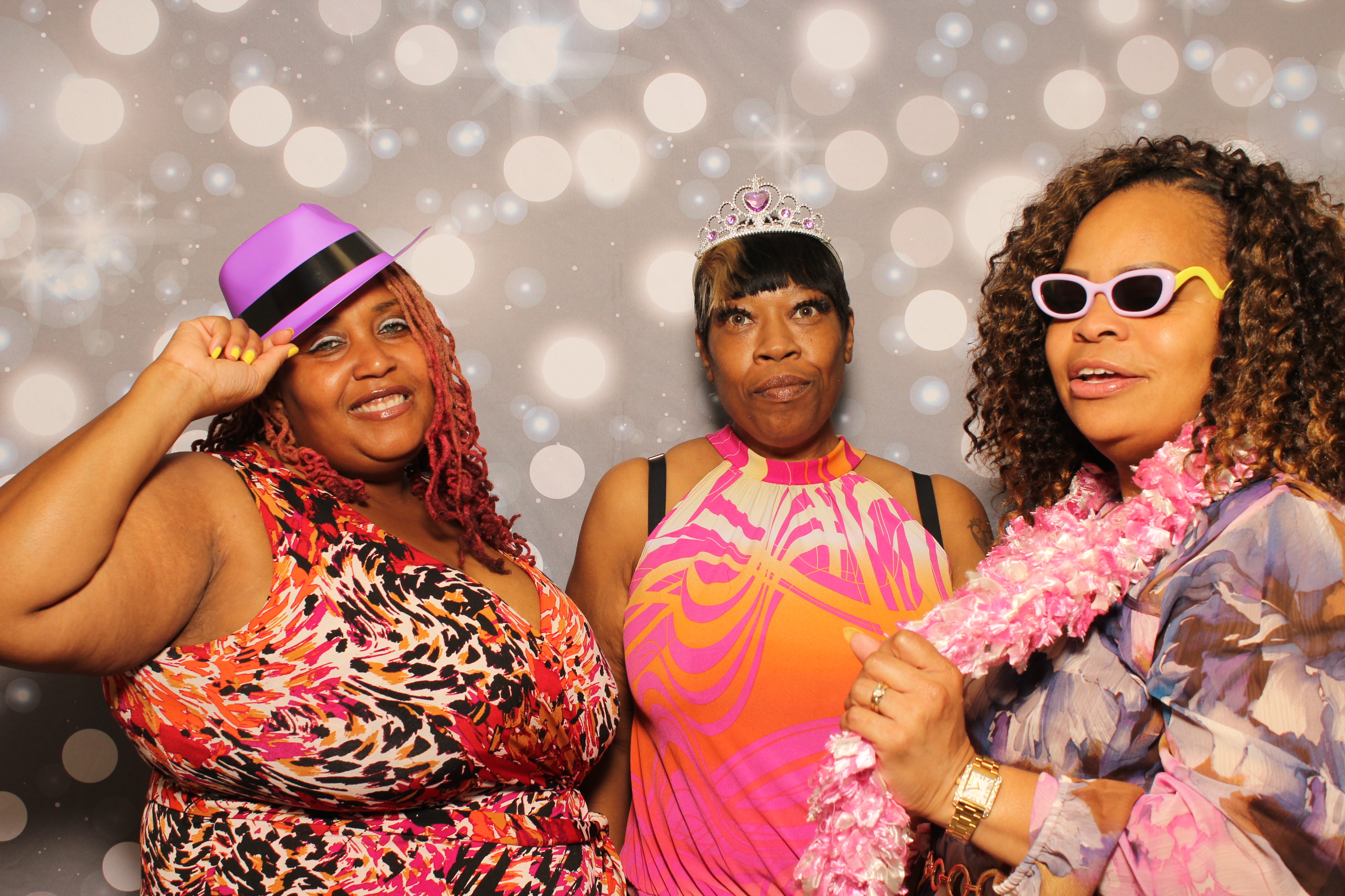 Dion & Beth 10 Year Anniversary | View more photos from the event at gallery.photoboothcincy.com/u/PhotoBoothCincy/Dion-Beth-10-Year-Anniversary