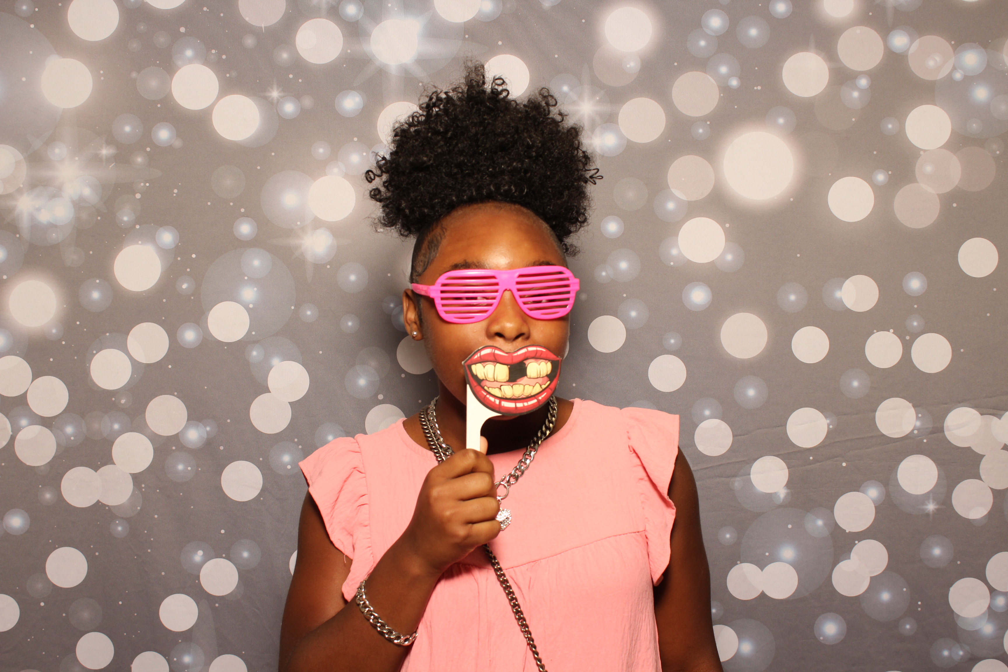 Dion & Beth 10 Year Anniversary | View more photos from the event at gallery.photoboothcincy.com/u/PhotoBoothCincy/Dion-Beth-10-Year-Anniversary