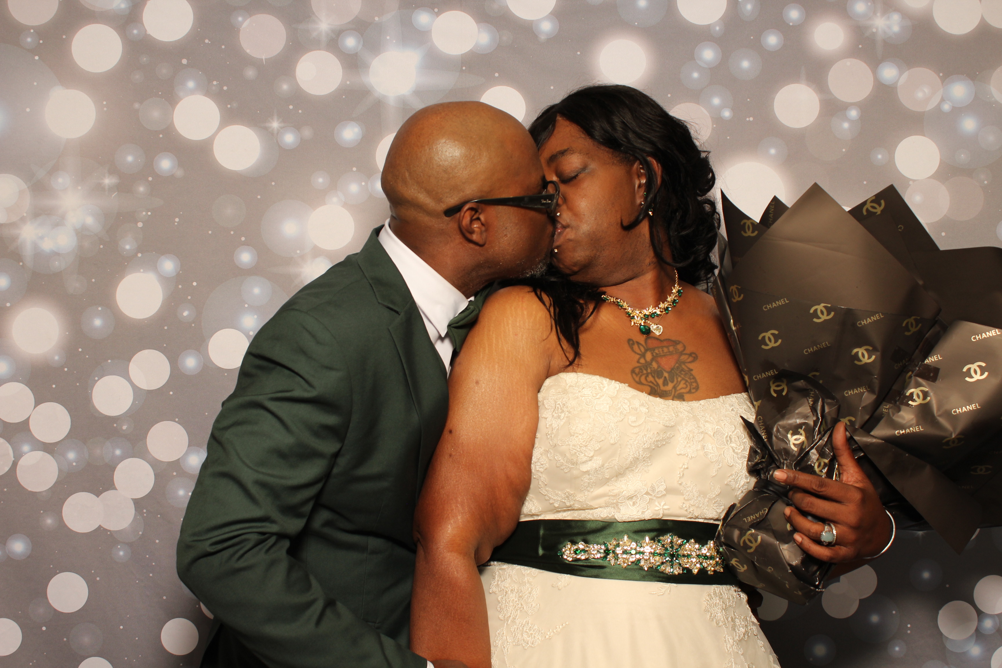 Dion & Beth 10 Year Anniversary | View more photos from the event at gallery.photoboothcincy.com/u/PhotoBoothCincy/Dion-Beth-10-Year-Anniversary