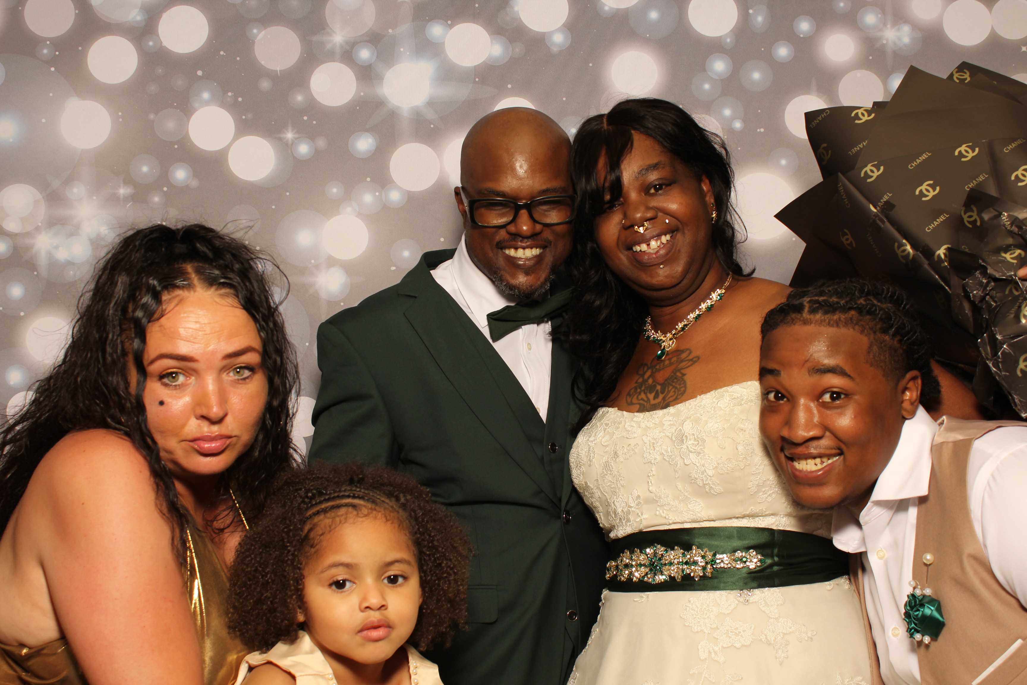 Dion & Beth 10 Year Anniversary | View more photos from the event at gallery.photoboothcincy.com/u/PhotoBoothCincy/Dion-Beth-10-Year-Anniversary