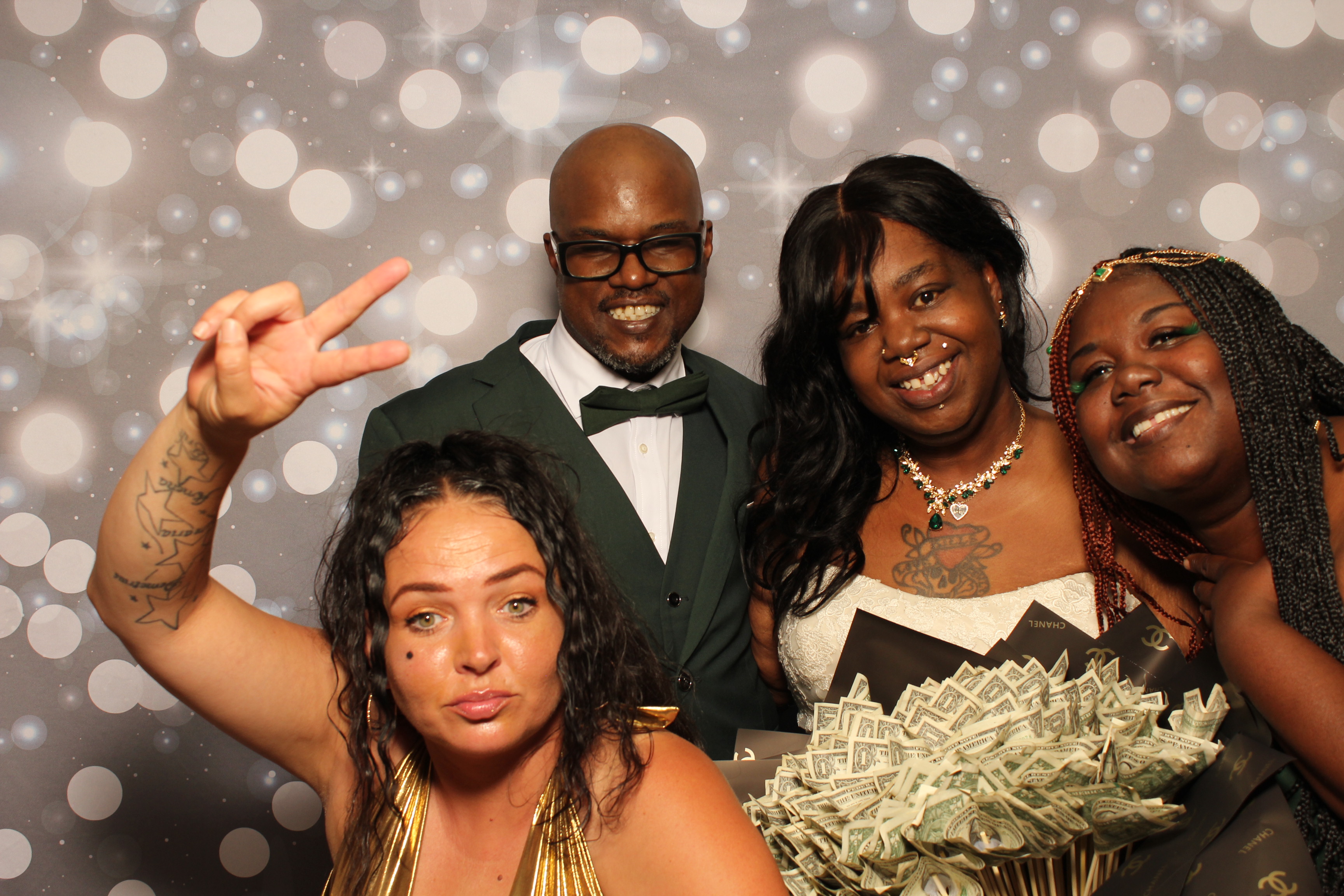 Dion & Beth 10 Year Anniversary | View more photos from the event at gallery.photoboothcincy.com/u/PhotoBoothCincy/Dion-Beth-10-Year-Anniversary