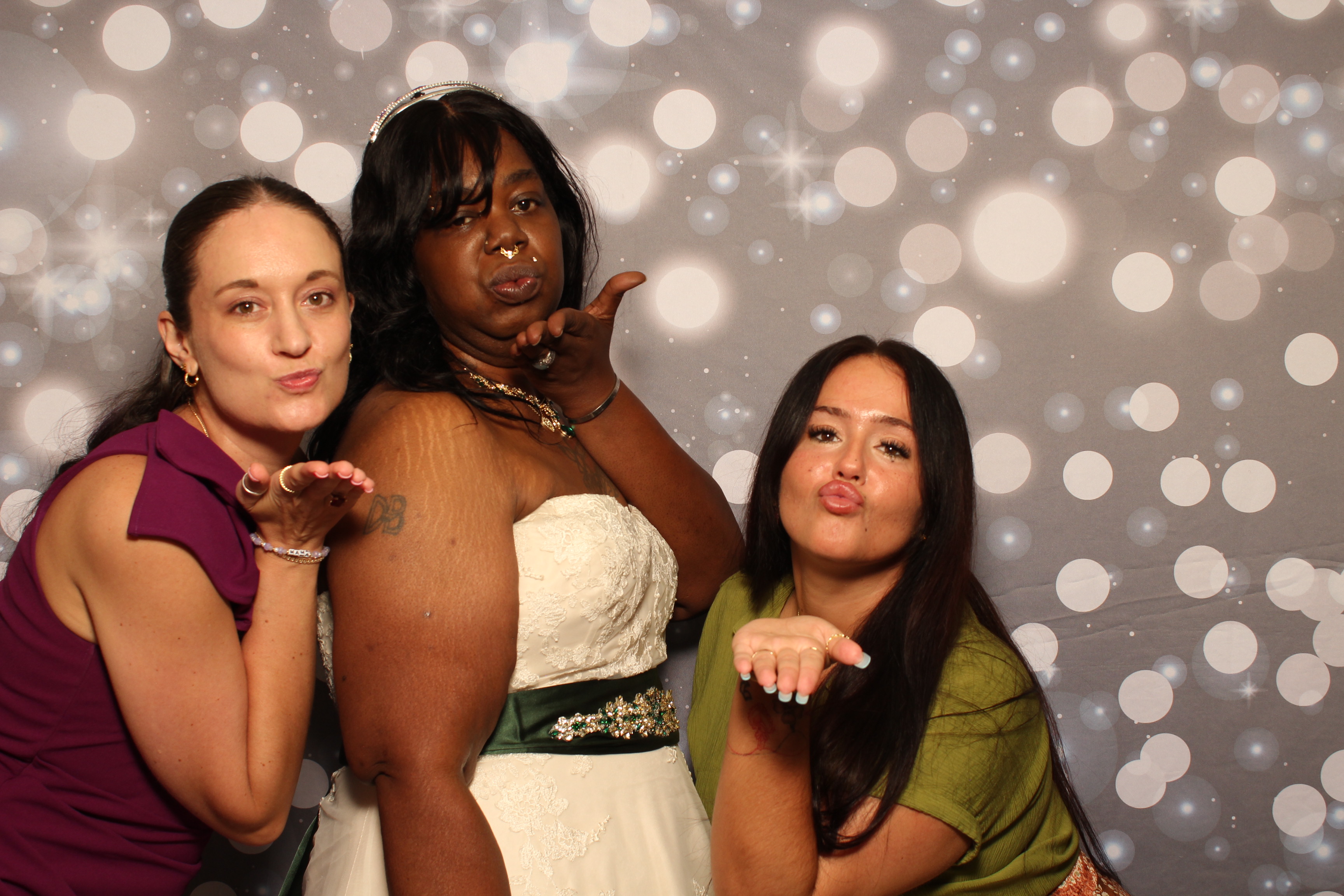 Dion & Beth 10 Year Anniversary | View more photos from the event at gallery.photoboothcincy.com/u/PhotoBoothCincy/Dion-Beth-10-Year-Anniversary