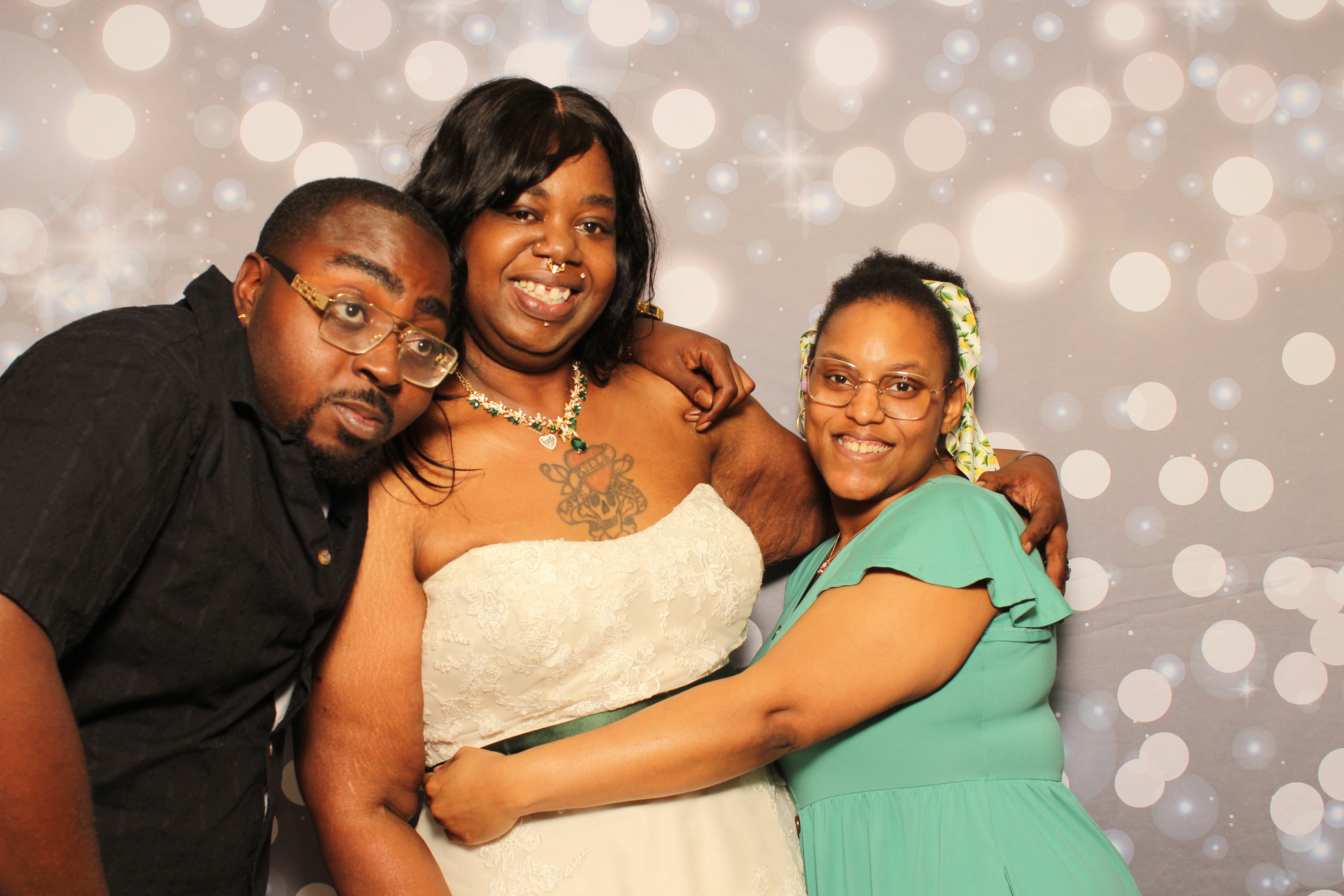 Dion & Beth 10 Year Anniversary | View more photos from the event at gallery.photoboothcincy.com/u/PhotoBoothCincy/Dion-Beth-10-Year-Anniversary