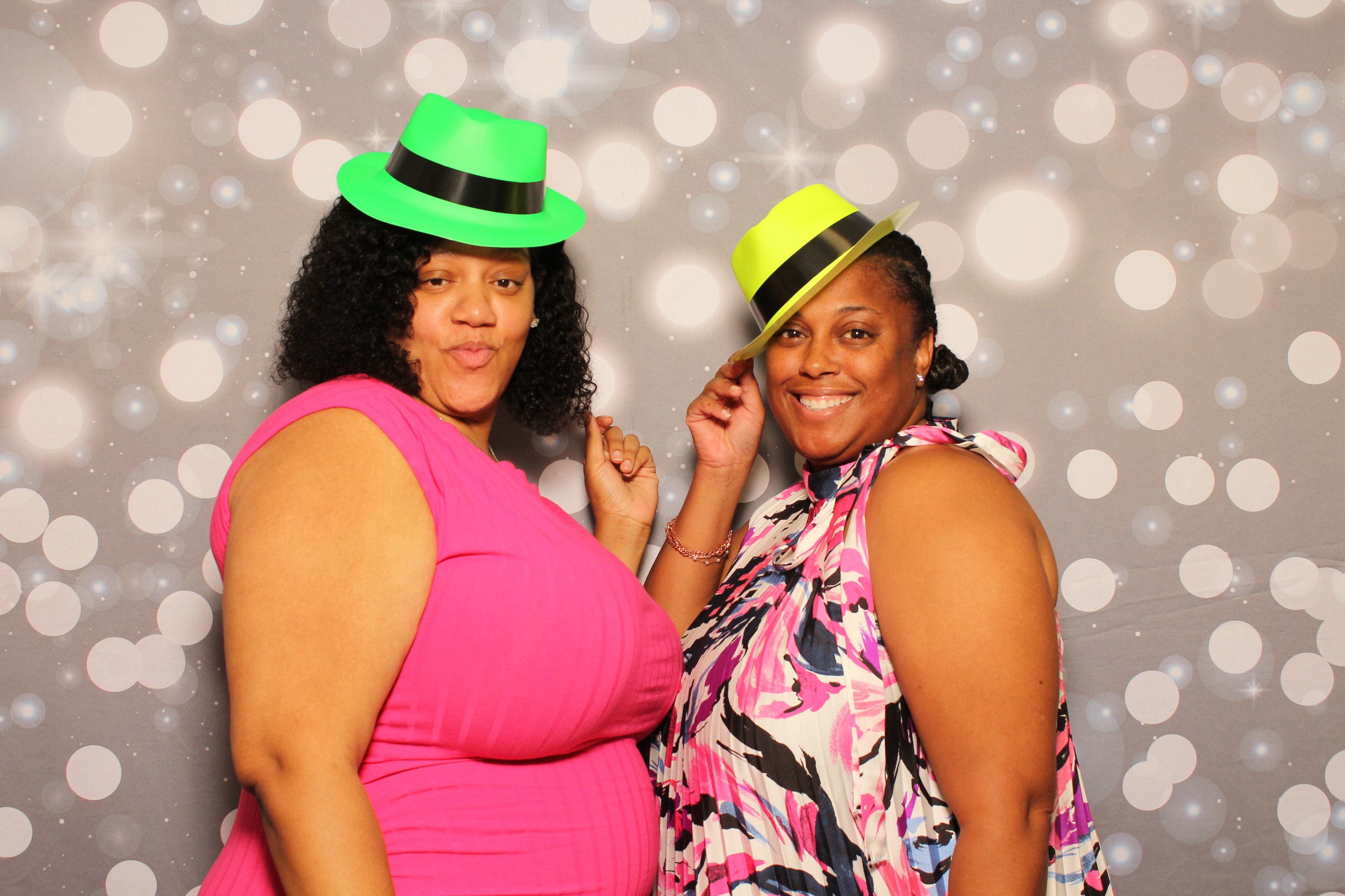 Dion & Beth 10 Year Anniversary | View more photos from the event at gallery.photoboothcincy.com/u/PhotoBoothCincy/Dion-Beth-10-Year-Anniversary