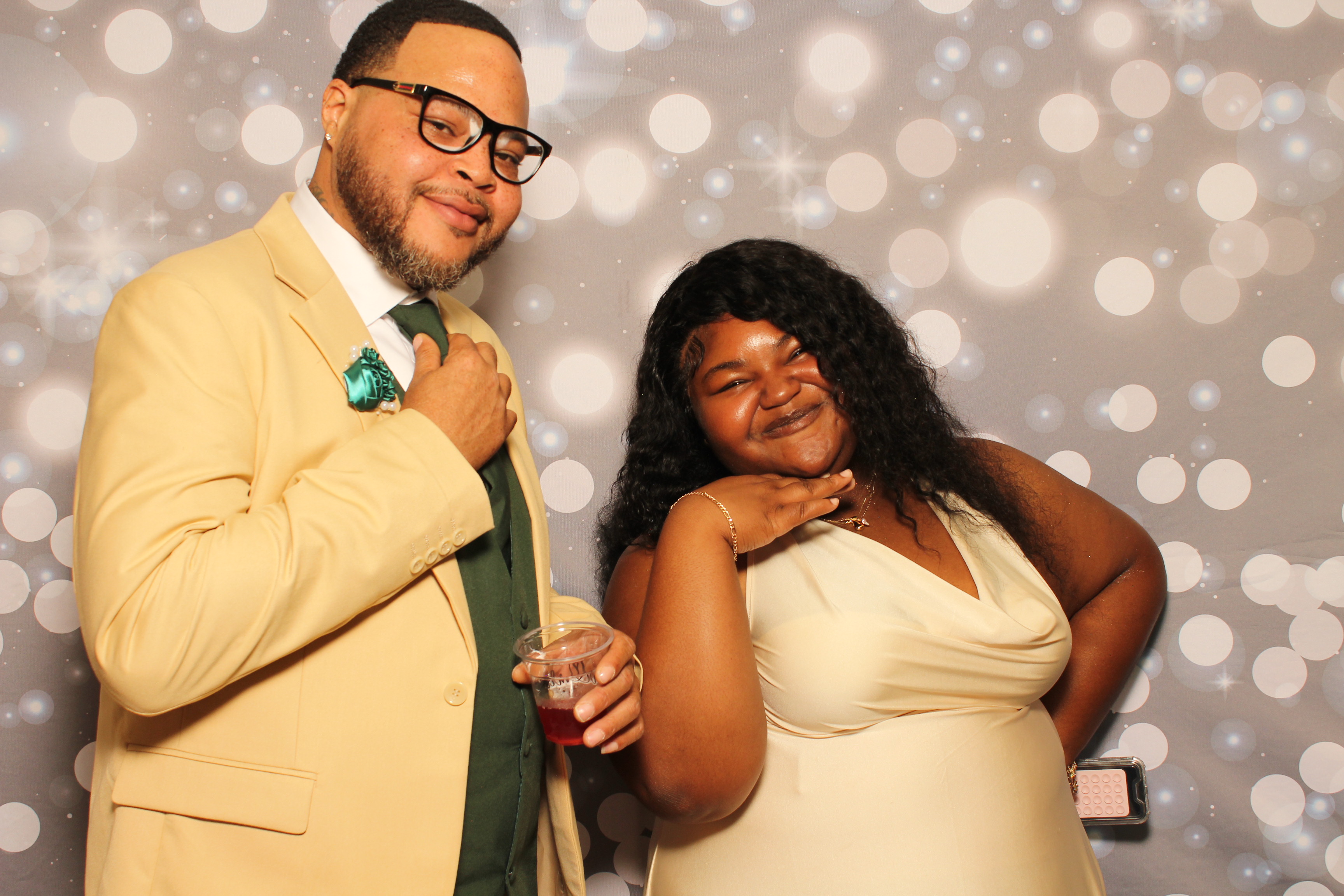Dion & Beth 10 Year Anniversary | View more photos from the event at gallery.photoboothcincy.com/u/PhotoBoothCincy/Dion-Beth-10-Year-Anniversary