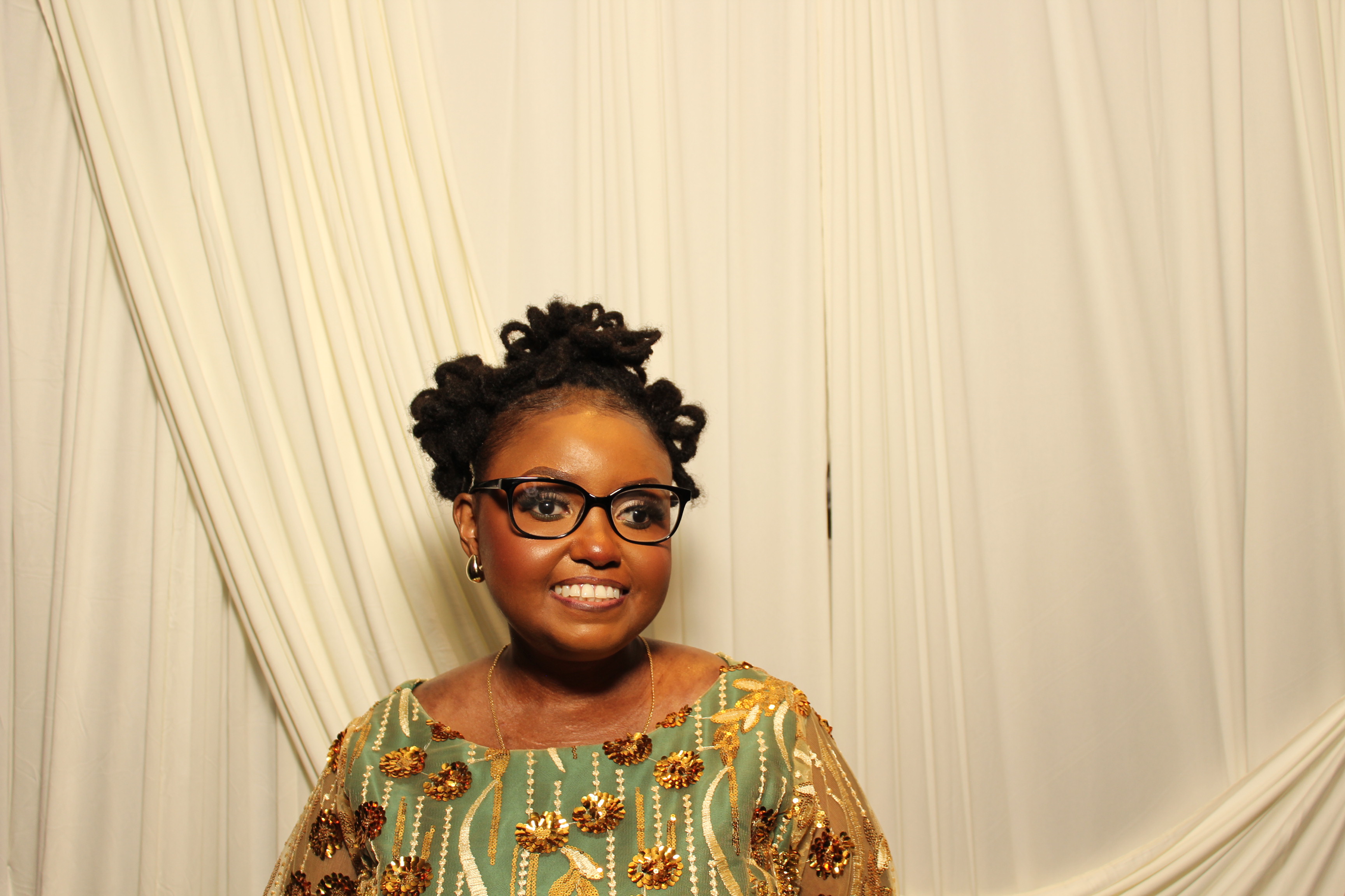 Divine Heritier | View more photos from the event at gallery.photoboothcincy.com/u/PhotoBoothCincy/Divine-Heritier