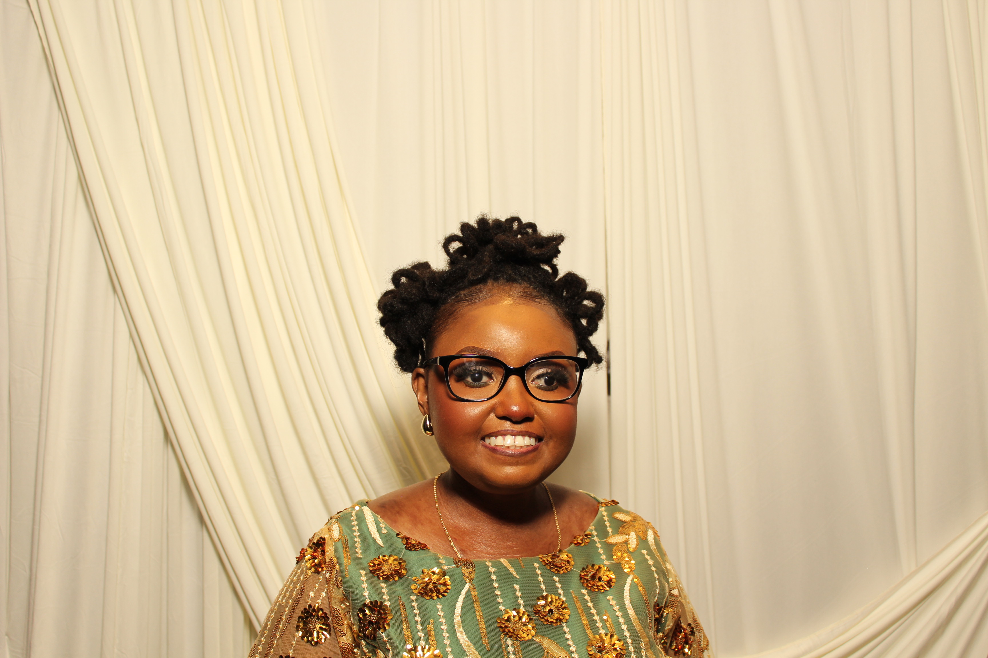 Divine Heritier | View more photos from the event at gallery.photoboothcincy.com/u/PhotoBoothCincy/Divine-Heritier