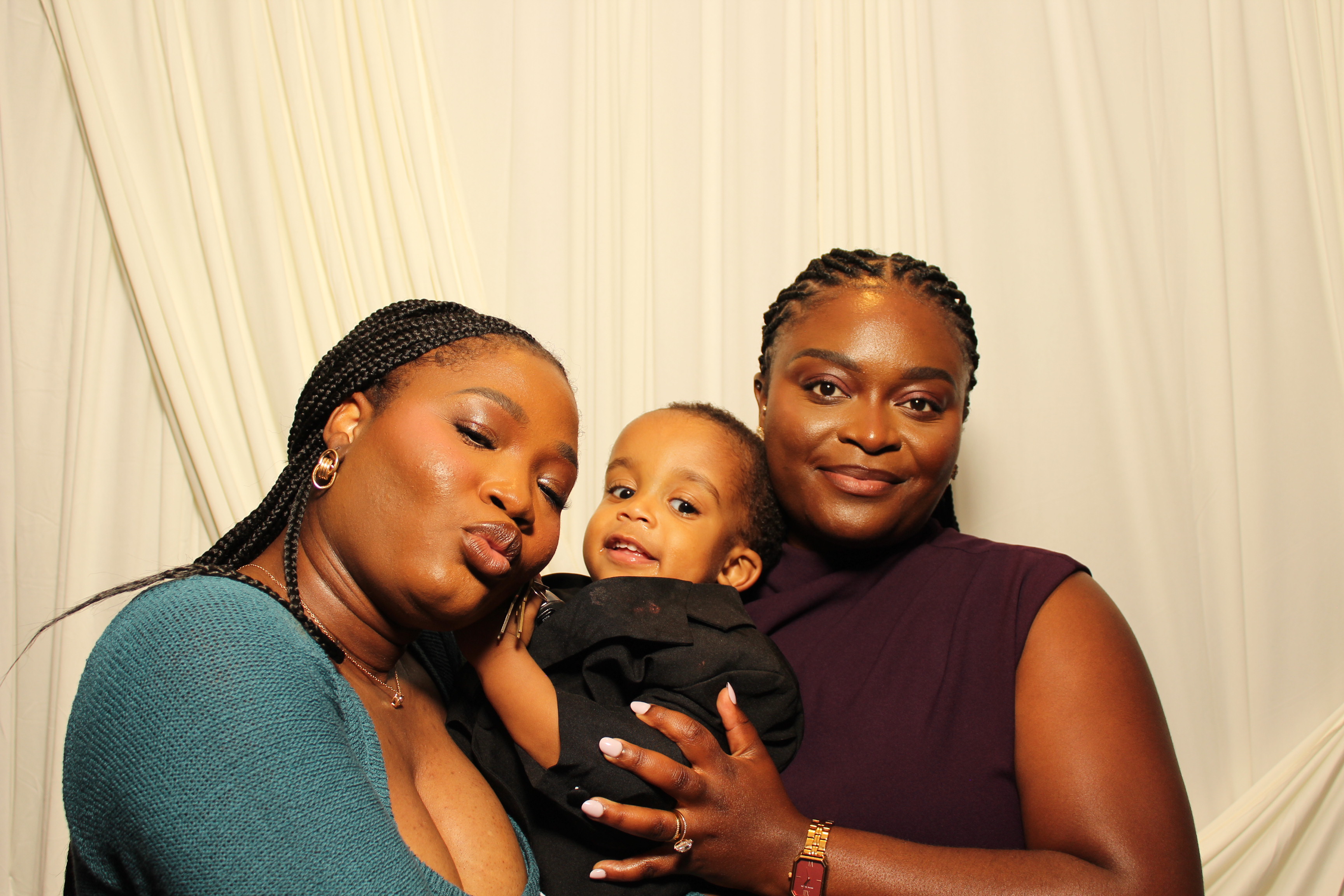 Divine Heritier | View more photos from the event at gallery.photoboothcincy.com/u/PhotoBoothCincy/Divine-Heritier