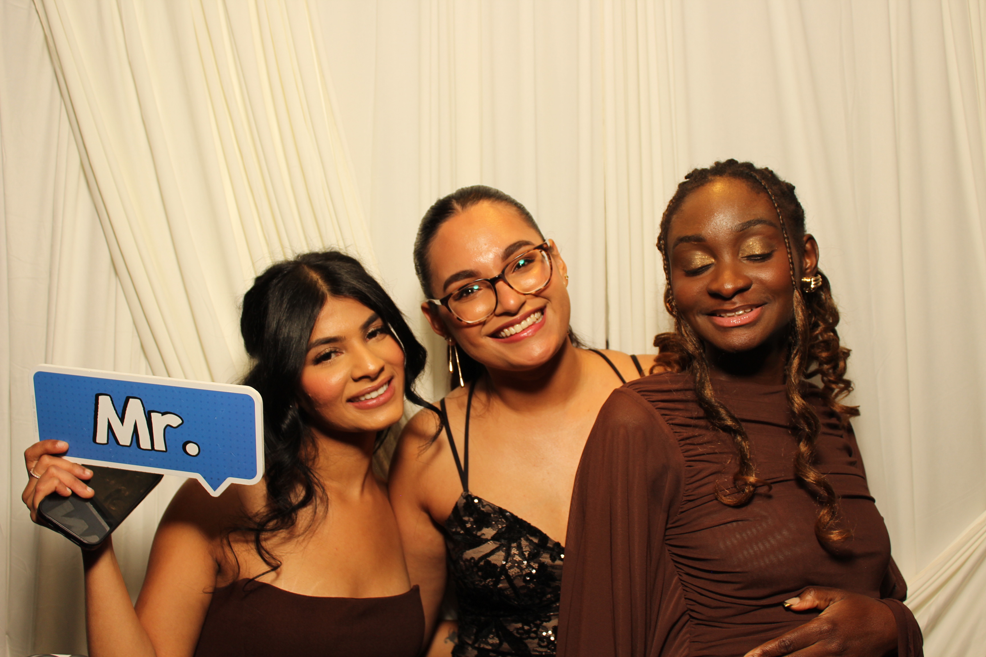 Divine Heritier | View more photos from the event at gallery.photoboothcincy.com/u/PhotoBoothCincy/Divine-Heritier