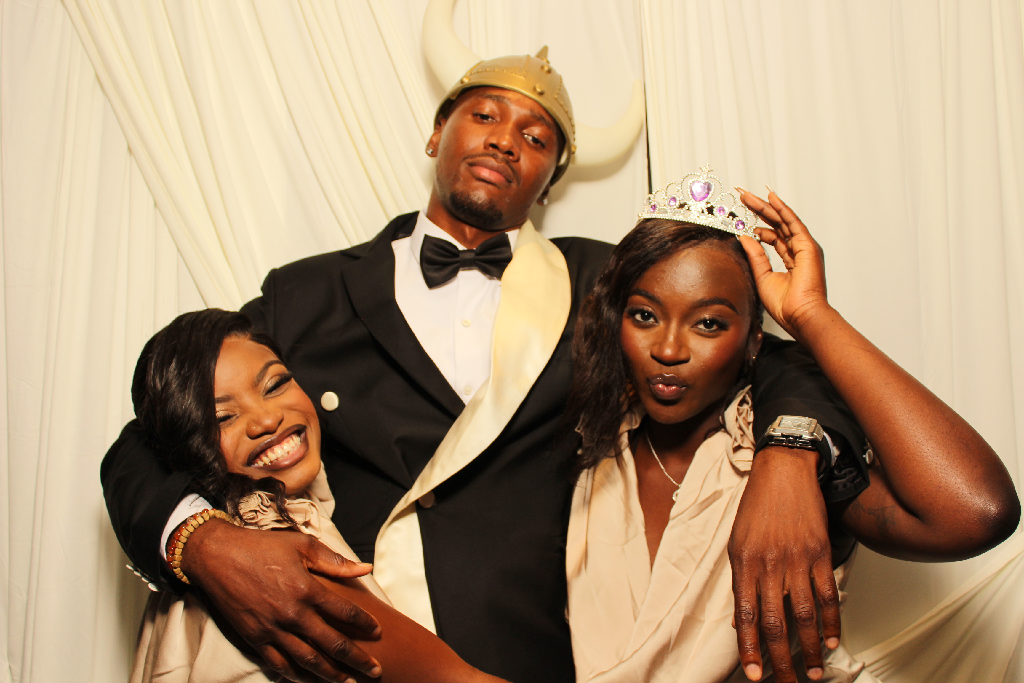 Divine Heritier | View more photos from the event at gallery.photoboothcincy.com/u/PhotoBoothCincy/Divine-Heritier