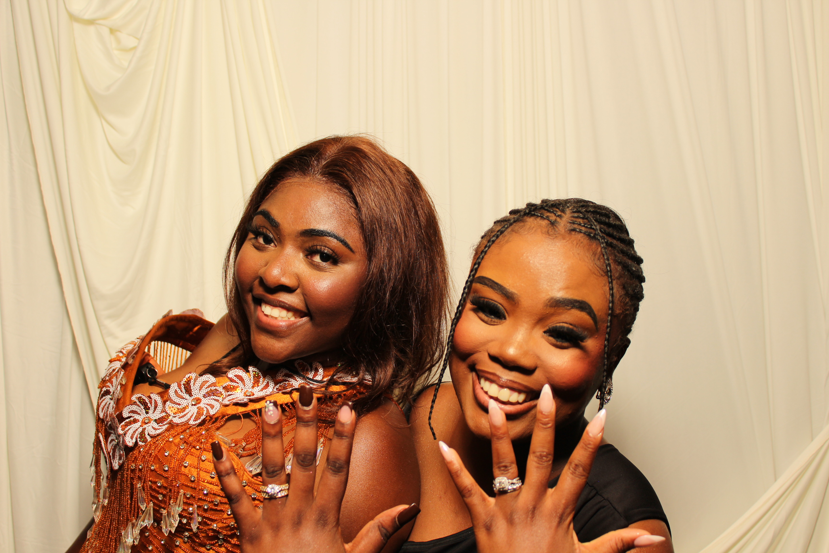 Divine Heritier | View more photos from the event at gallery.photoboothcincy.com/u/PhotoBoothCincy/Divine-Heritier