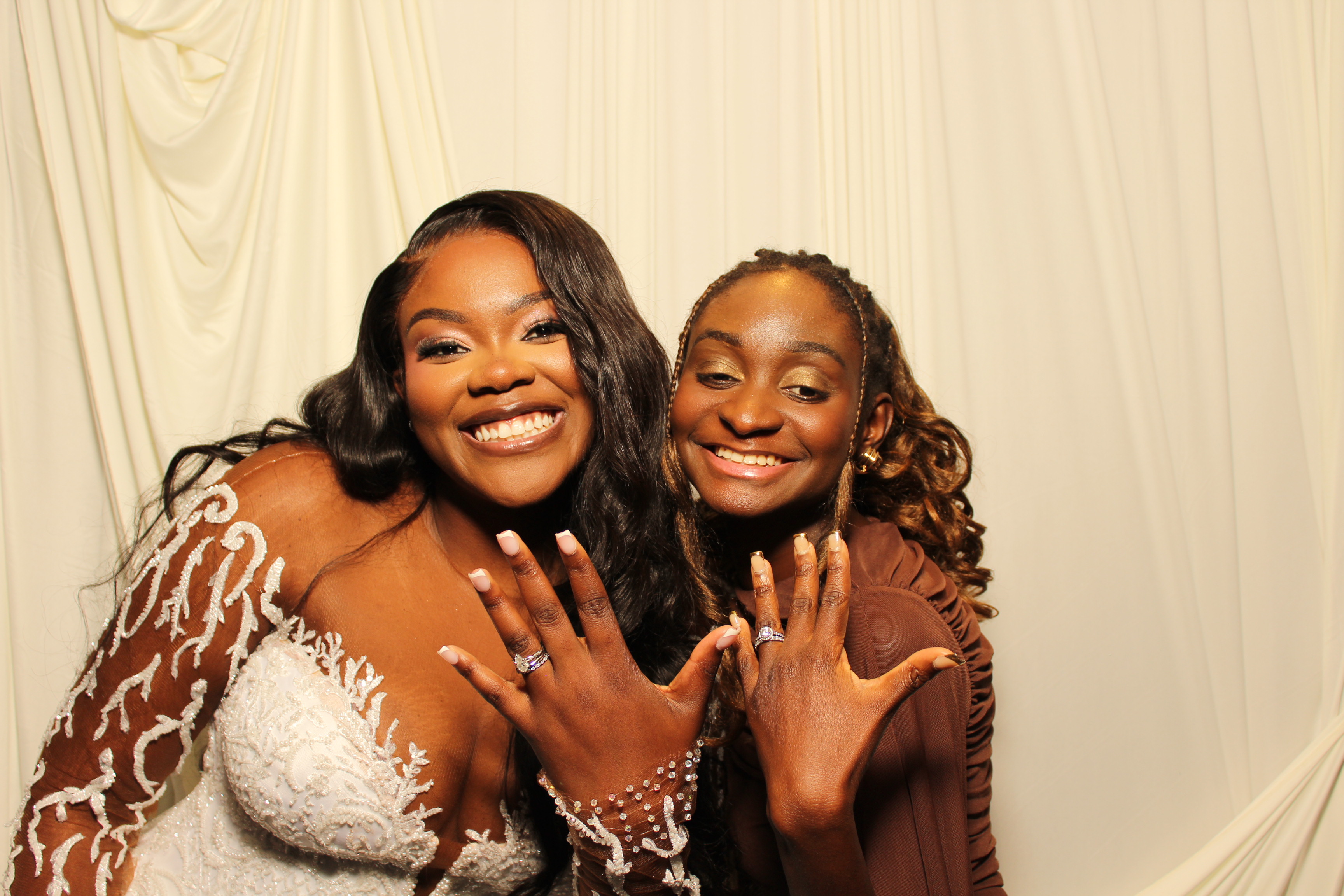 Divine Heritier | View more photos from the event at gallery.photoboothcincy.com/u/PhotoBoothCincy/Divine-Heritier