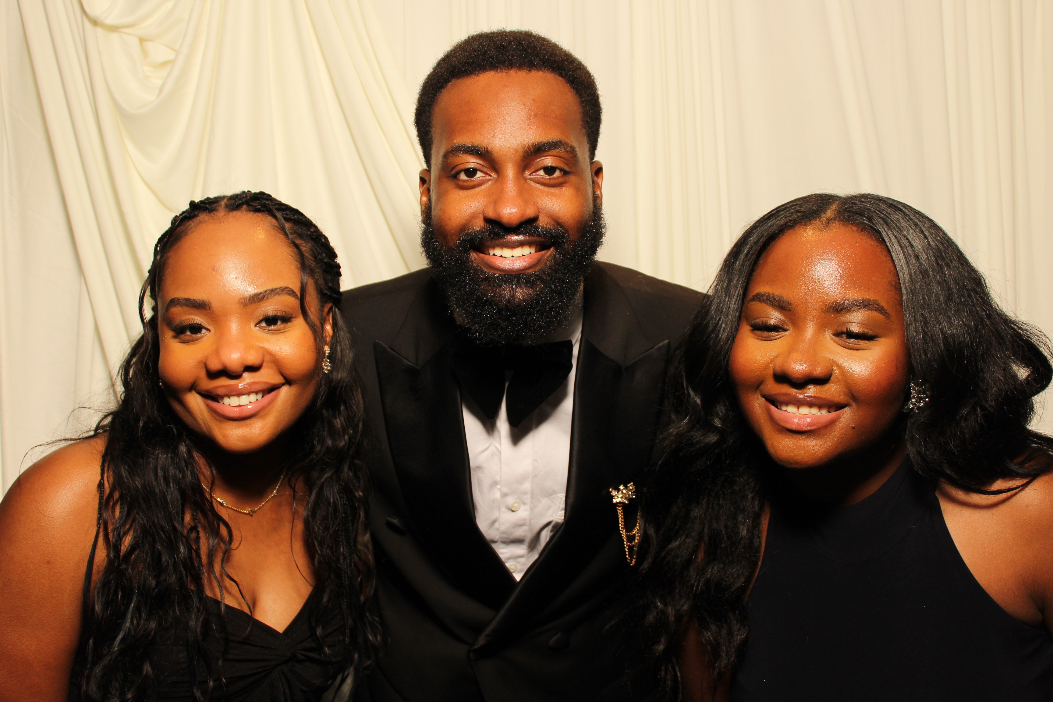 Divine Heritier | View more photos from the event at gallery.photoboothcincy.com/u/PhotoBoothCincy/Divine-Heritier