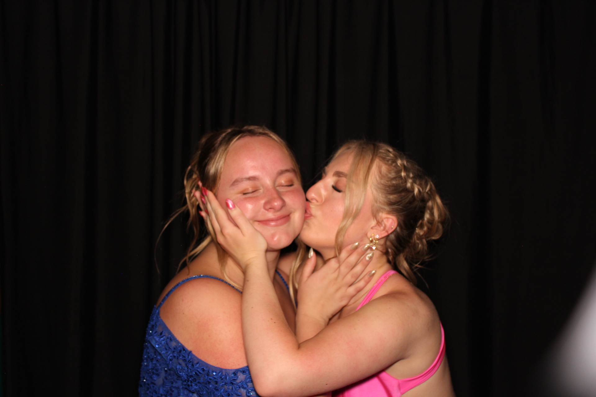 East Central High School Prom | View more photos from the event at gallery.photoboothcincy.com/u/PhotoBoothCincy/East-Central-High-School-Prom