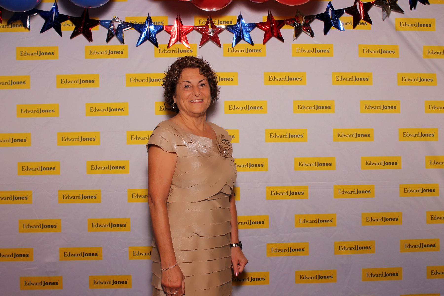 Edward Jones A Night of Distinction | View more photos from the event at gallery.photoboothcincy.com/u/PhotoBoothCincy/Edward-Jones-A-Night-of-Distinction