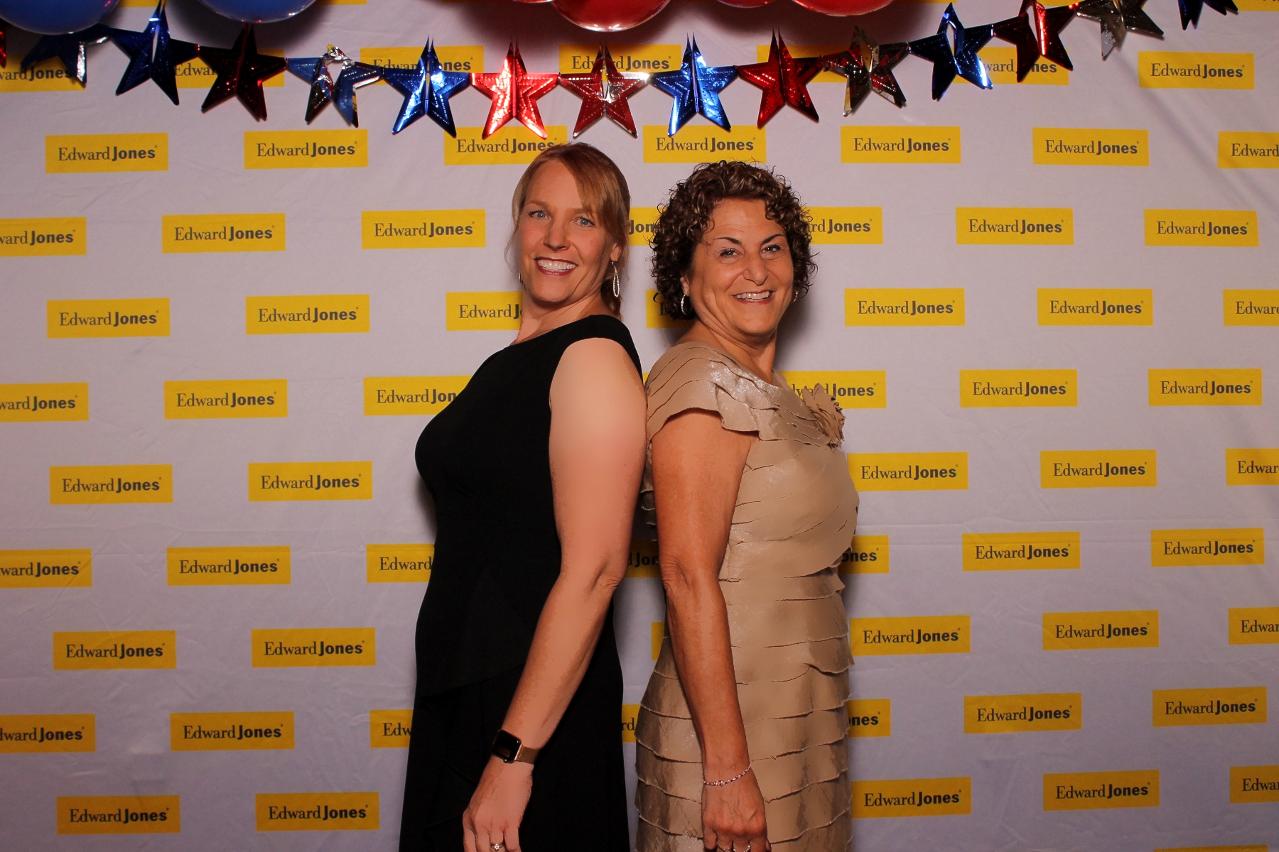 Edward Jones A Night of Distinction | View more photos from the event at gallery.photoboothcincy.com/u/PhotoBoothCincy/Edward-Jones-A-Night-of-Distinction