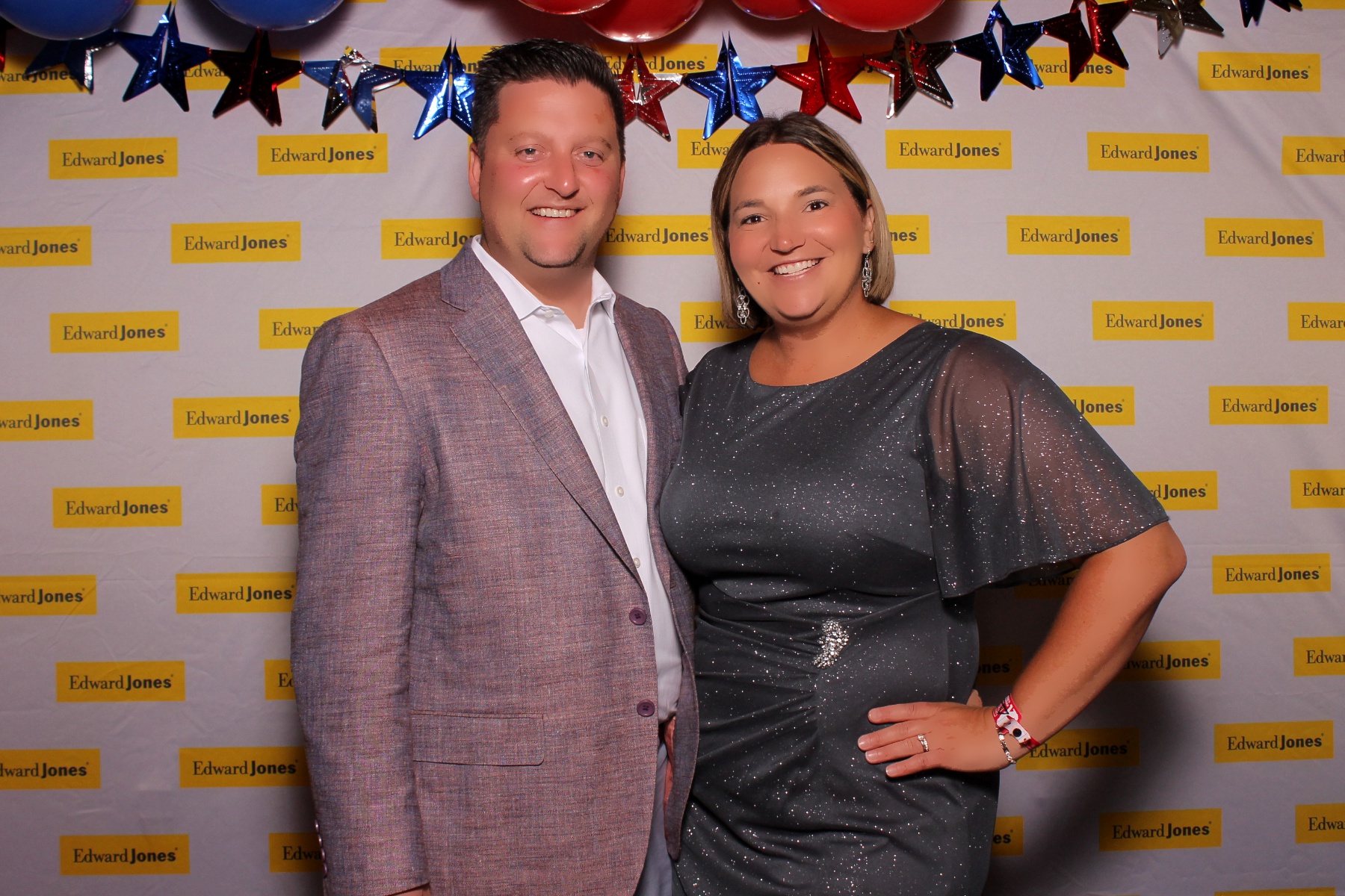 Edward Jones A Night of Distinction | View more photos from the event at gallery.photoboothcincy.com/u/PhotoBoothCincy/Edward-Jones-A-Night-of-Distinction
