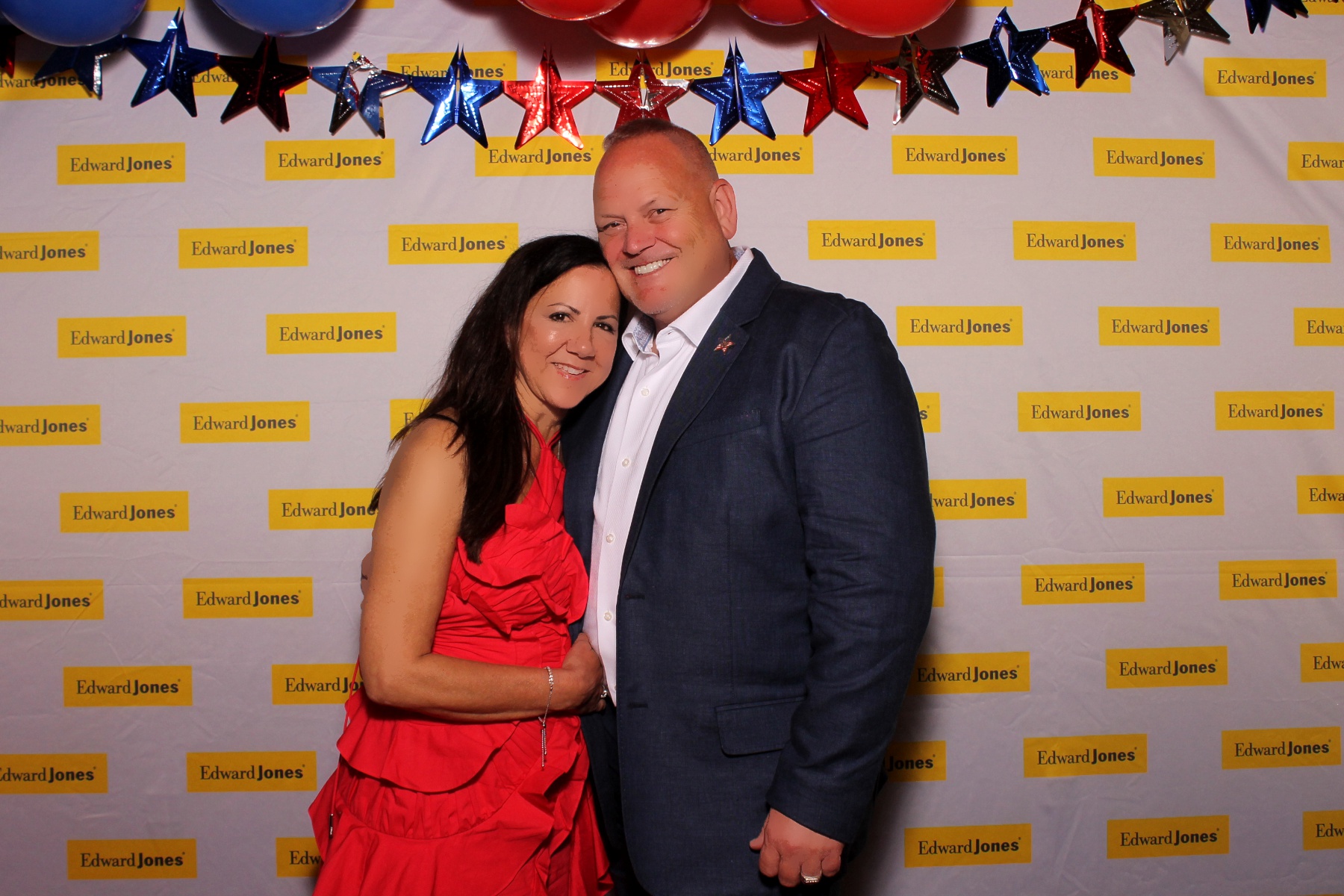 Edward Jones A Night of Distinction | View more photos from the event at gallery.photoboothcincy.com/u/PhotoBoothCincy/Edward-Jones-A-Night-of-Distinction