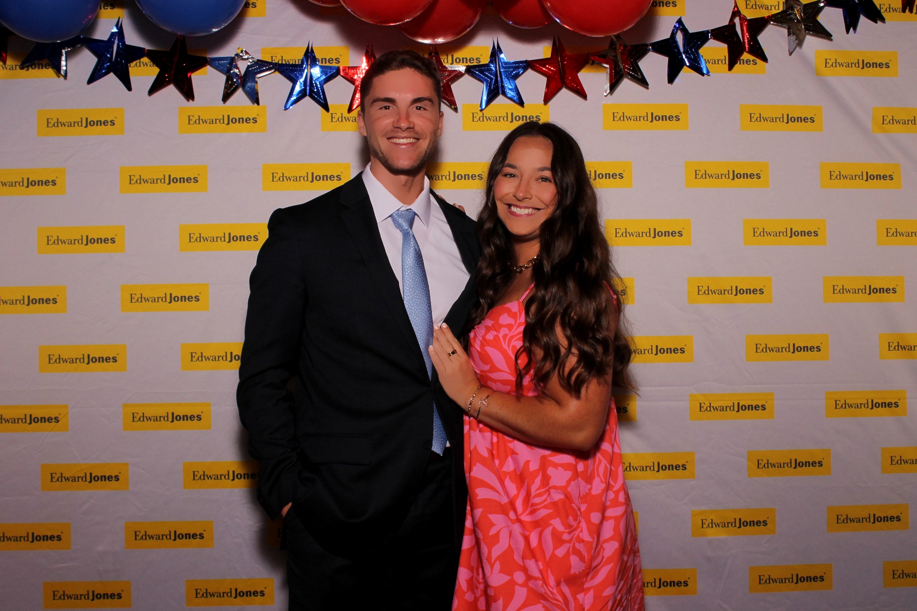 Edward Jones A Night of Distinction | View more photos from the event at gallery.photoboothcincy.com/u/PhotoBoothCincy/Edward-Jones-A-Night-of-Distinction