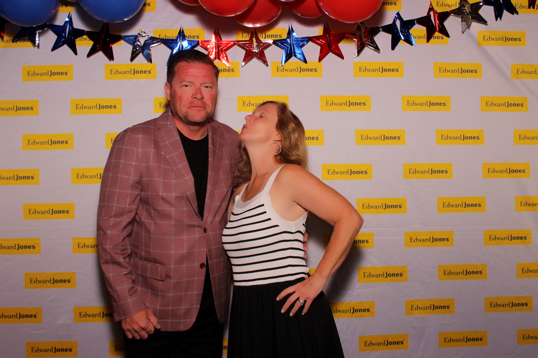 Edward Jones A Night of Distinction | View more photos from the event at gallery.photoboothcincy.com/u/PhotoBoothCincy/Edward-Jones-A-Night-of-Distinction