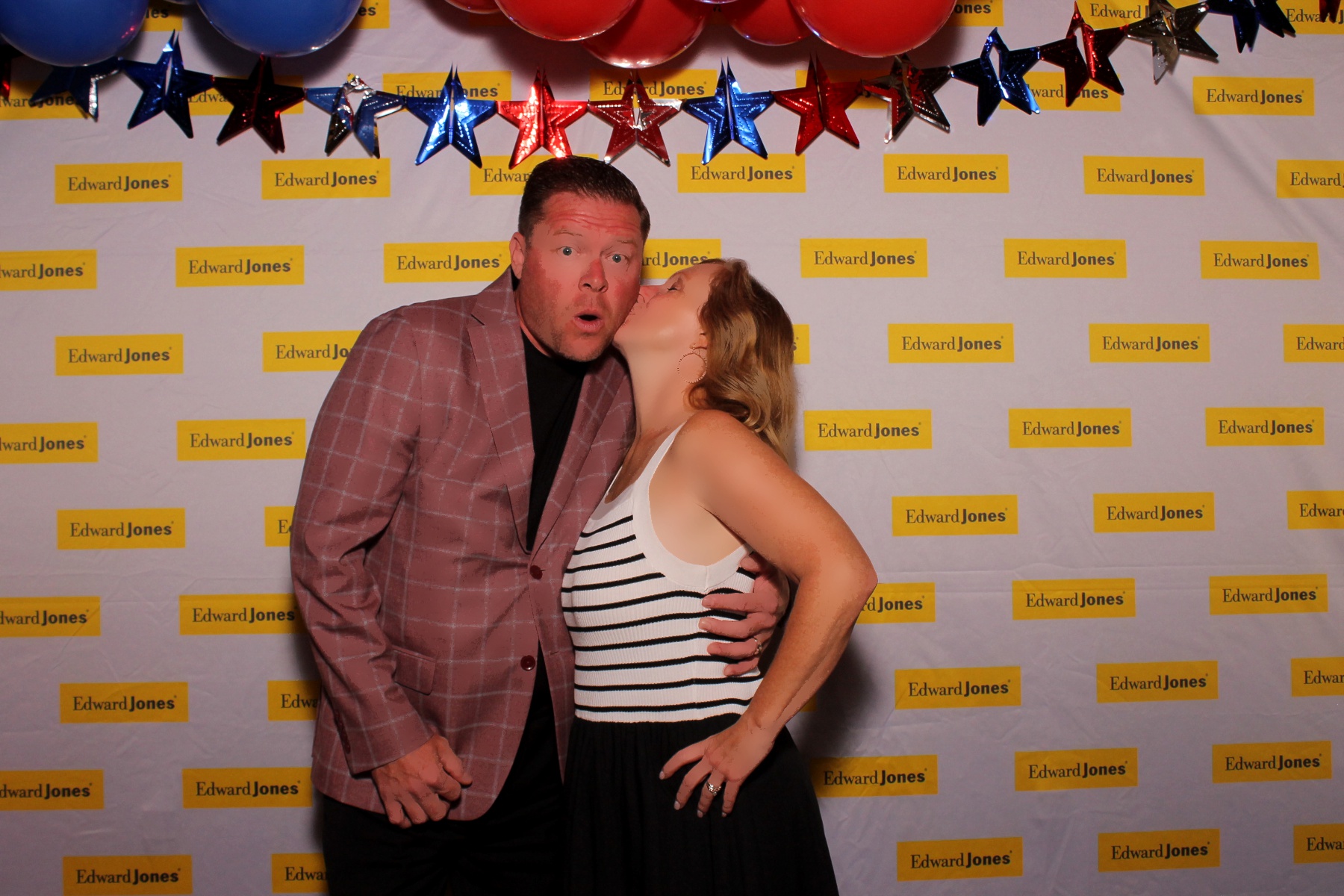 Edward Jones A Night of Distinction | View more photos from the event at gallery.photoboothcincy.com/u/PhotoBoothCincy/Edward-Jones-A-Night-of-Distinction