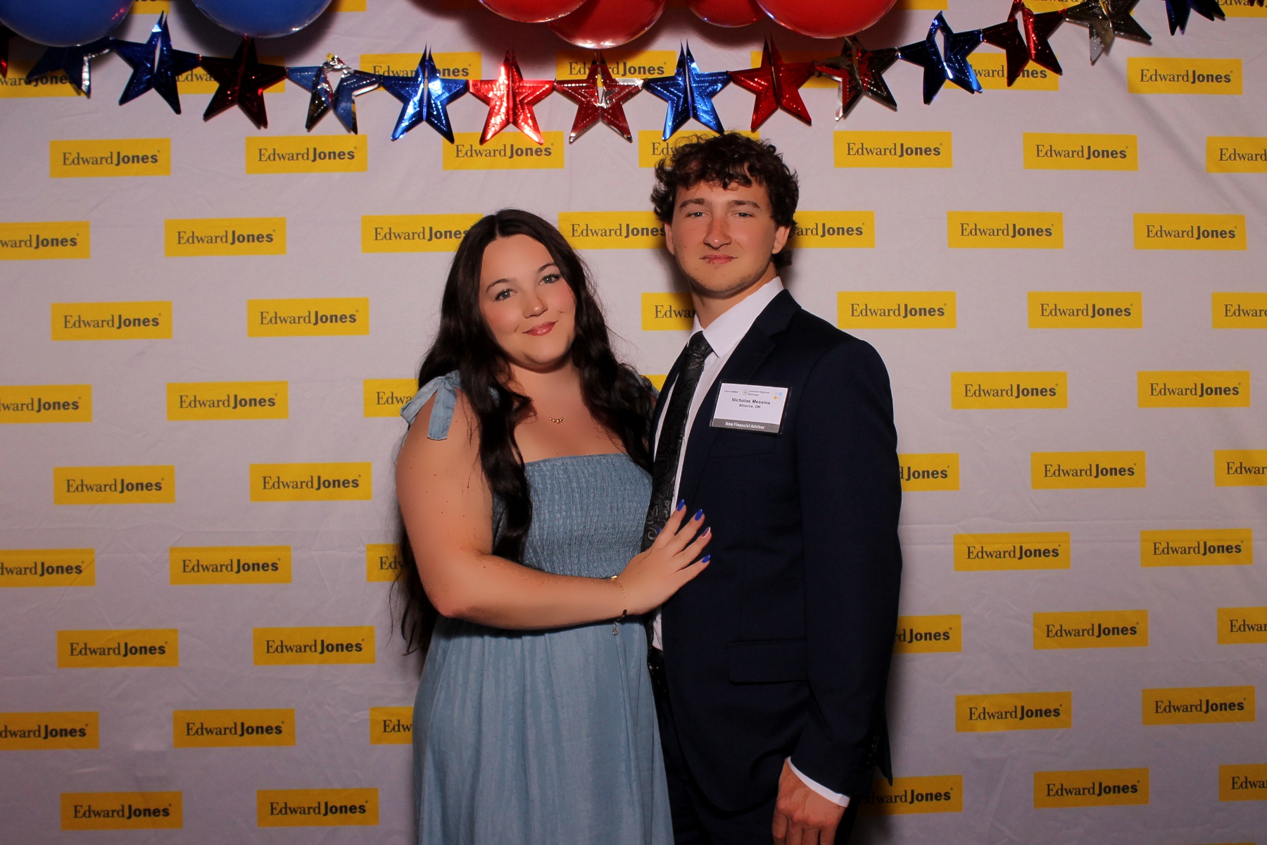 Edward Jones A Night of Distinction | View more photos from the event at gallery.photoboothcincy.com/u/PhotoBoothCincy/Edward-Jones-A-Night-of-Distinction