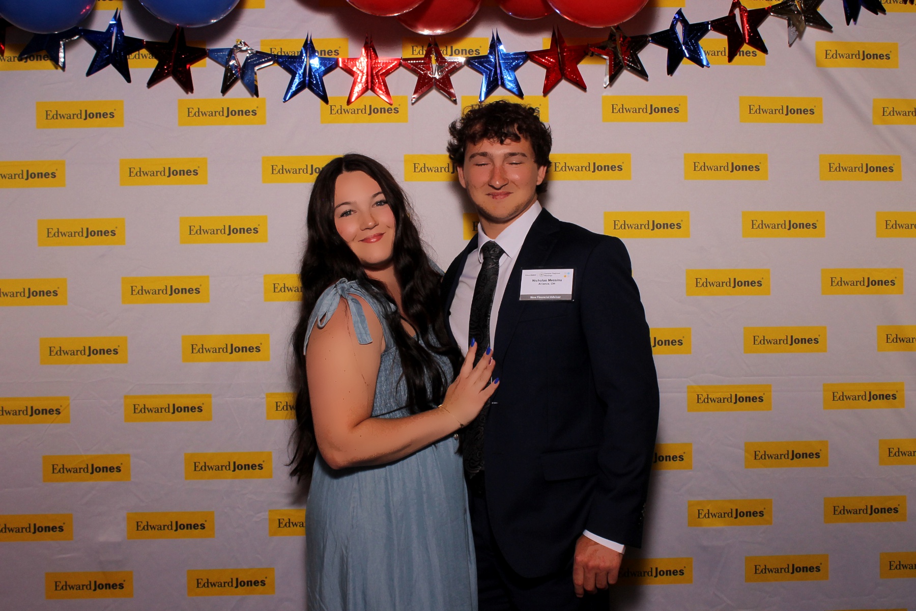 Edward Jones A Night of Distinction | View more photos from the event at gallery.photoboothcincy.com/u/PhotoBoothCincy/Edward-Jones-A-Night-of-Distinction