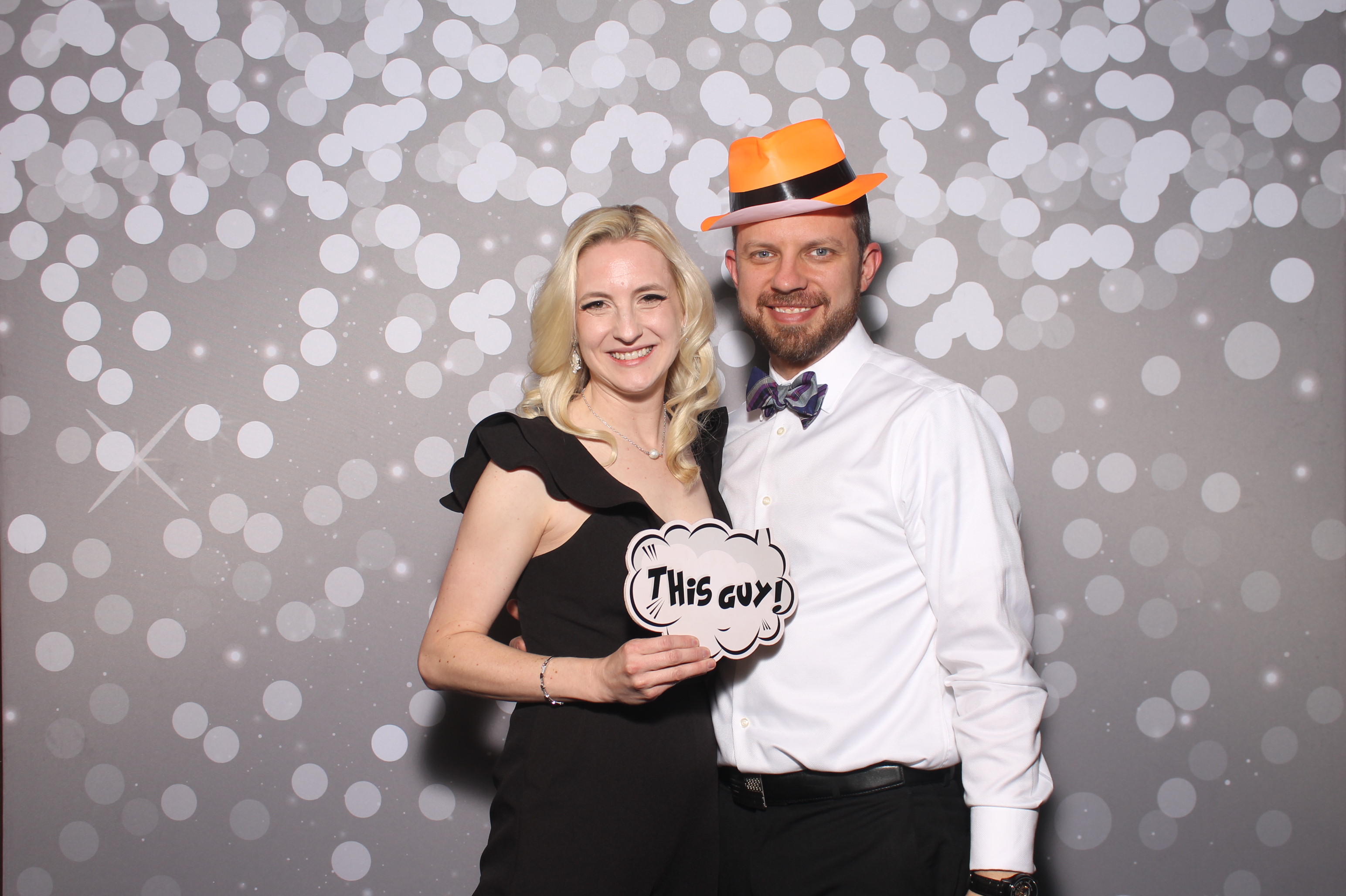 Elaina & Reid | View more photos from the event at gallery.photoboothcincy.com/u/PhotoBoothCincy/Elaina-Reid