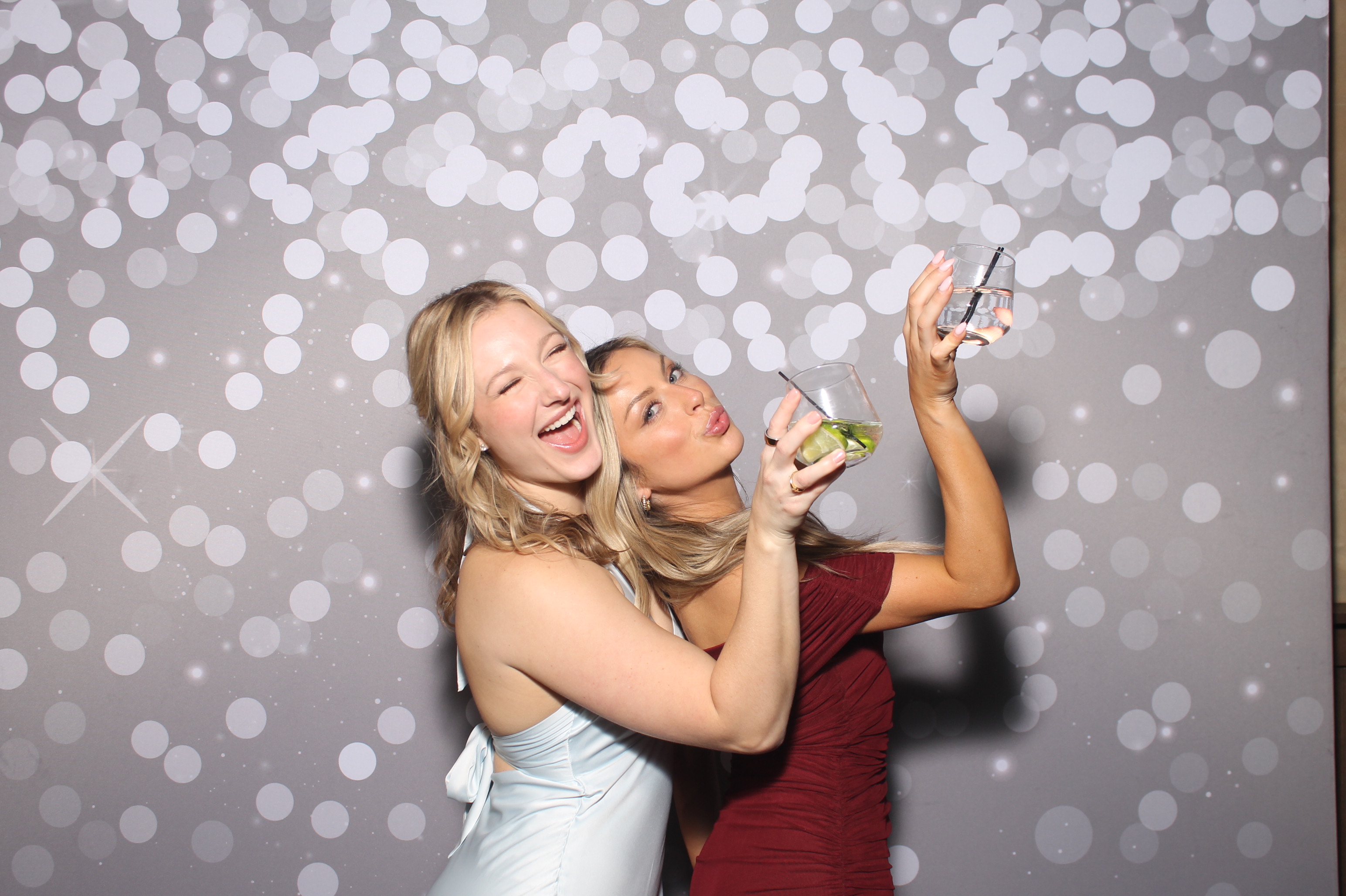 Elaina & Reid | View more photos from the event at gallery.photoboothcincy.com/u/PhotoBoothCincy/Elaina-Reid