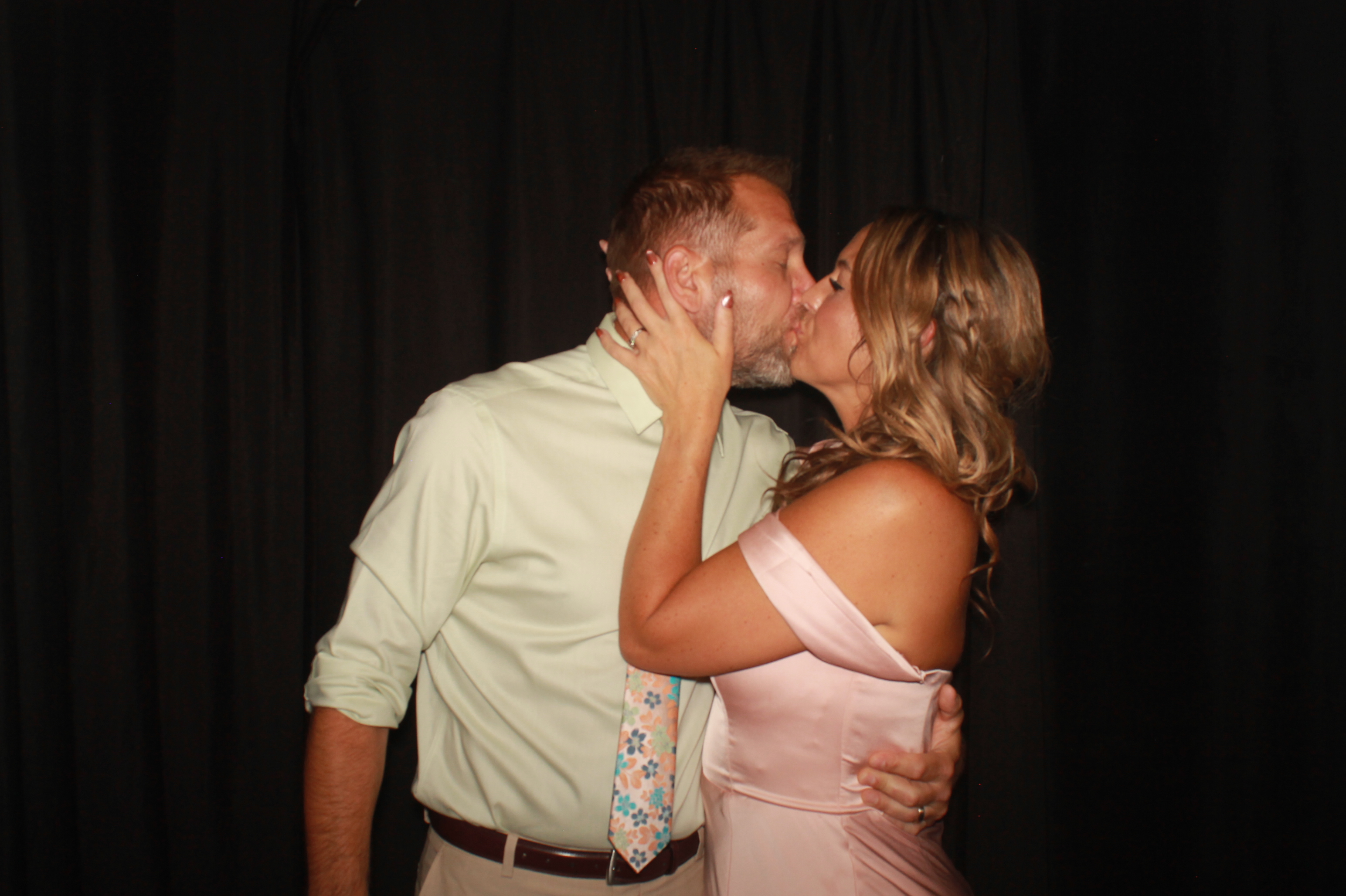 Elizabeth & Seth | View more photos from the event at gallery.photoboothcincy.com/u/PhotoBoothCincy/Elizabeth-Seth
