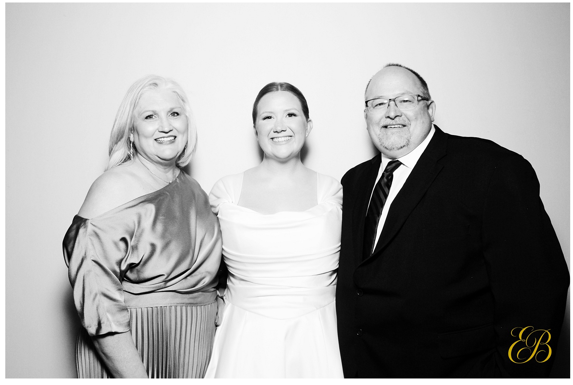 Emily & Brenden Wedding | View more photos from the event at gallery.photoboothcincy.com/u/PhotoBoothCincy/Emily-Brenden-Wedding