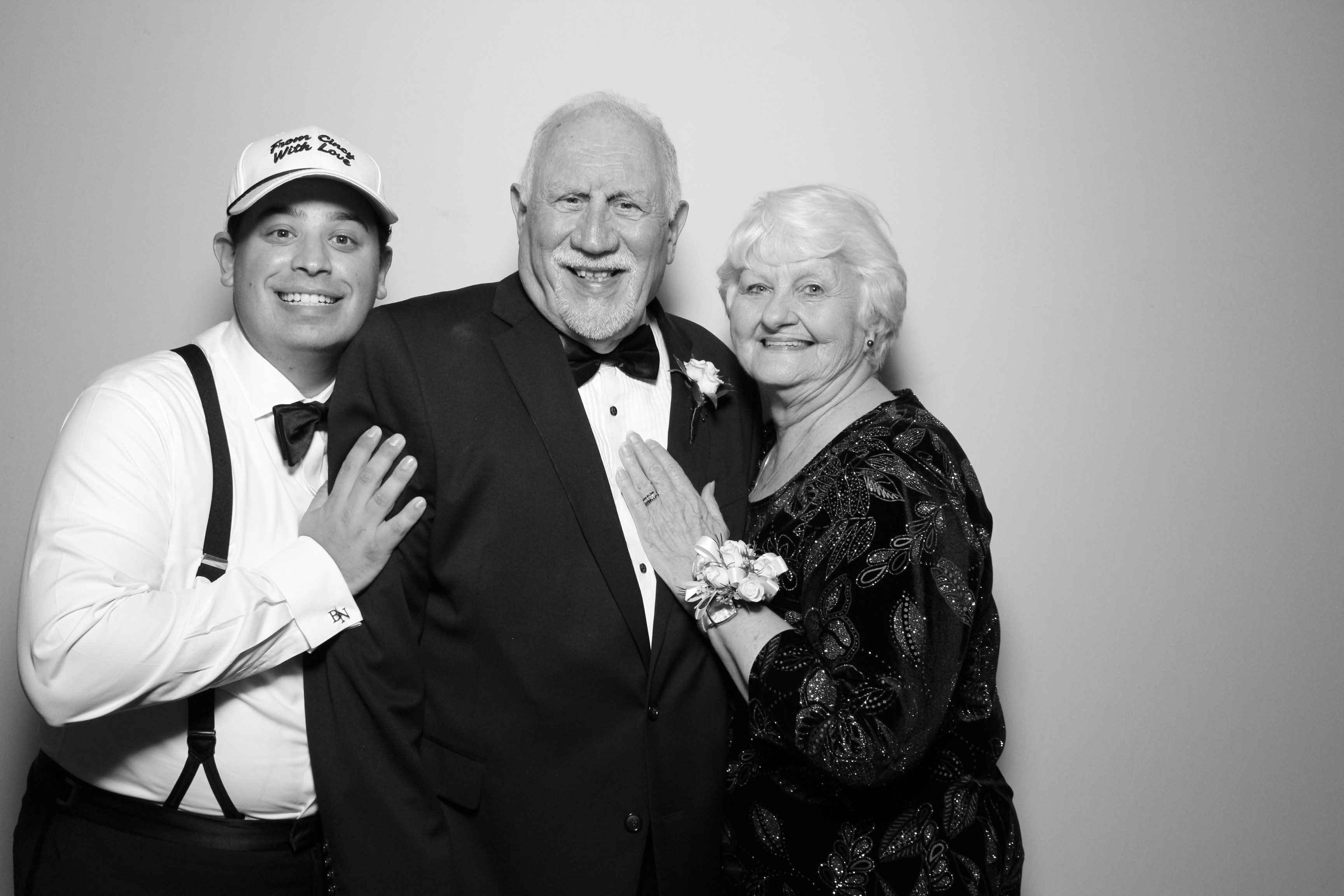 Emily & Brenden Wedding | View more photos from the event at gallery.photoboothcincy.com/u/PhotoBoothCincy/Emily-Brenden-Wedding