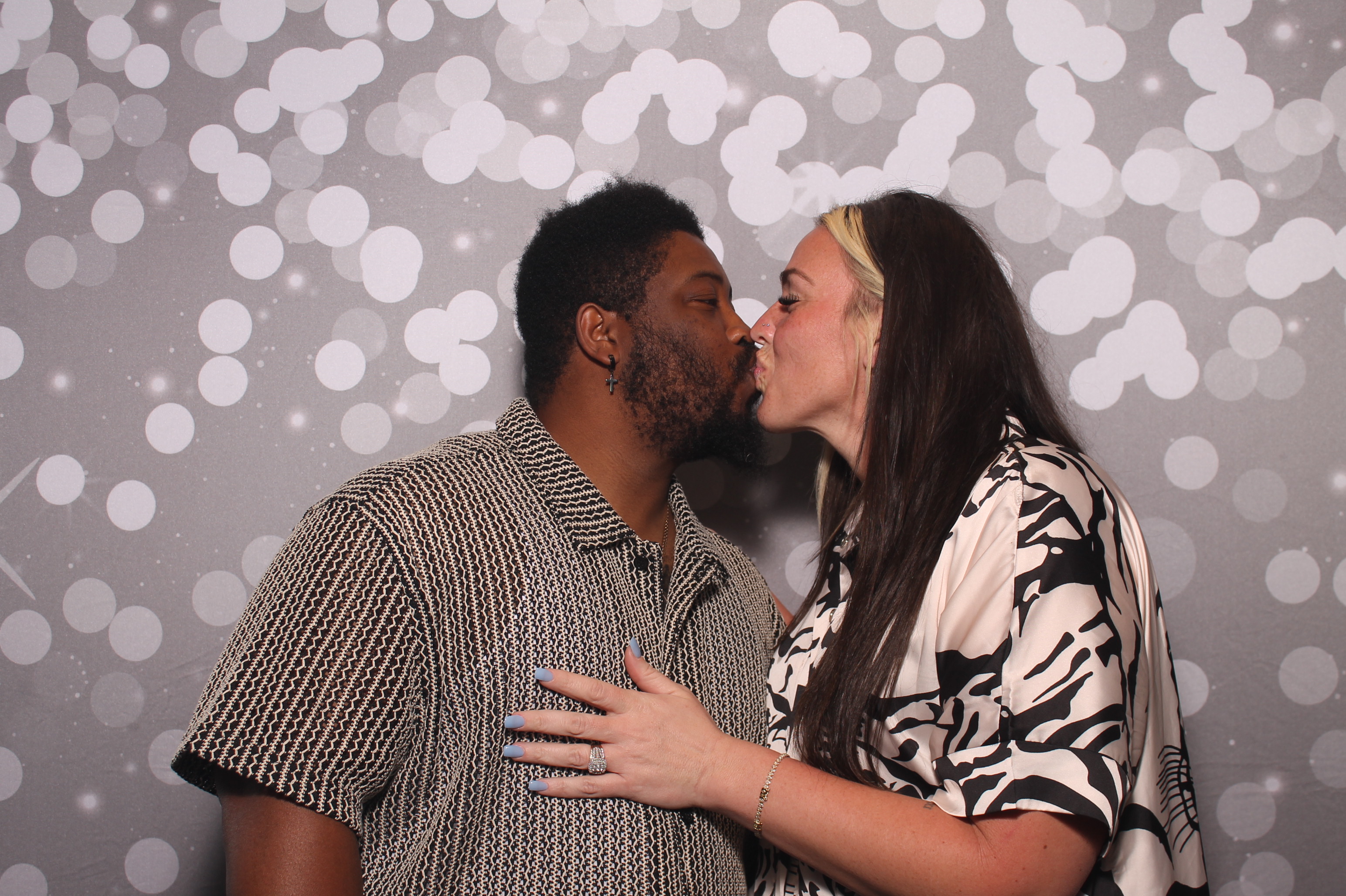 Emily & Logan Reception | View more photos from the event at gallery.photoboothcincy.com/u/PhotoBoothCincy/Emily-Logan-Reception