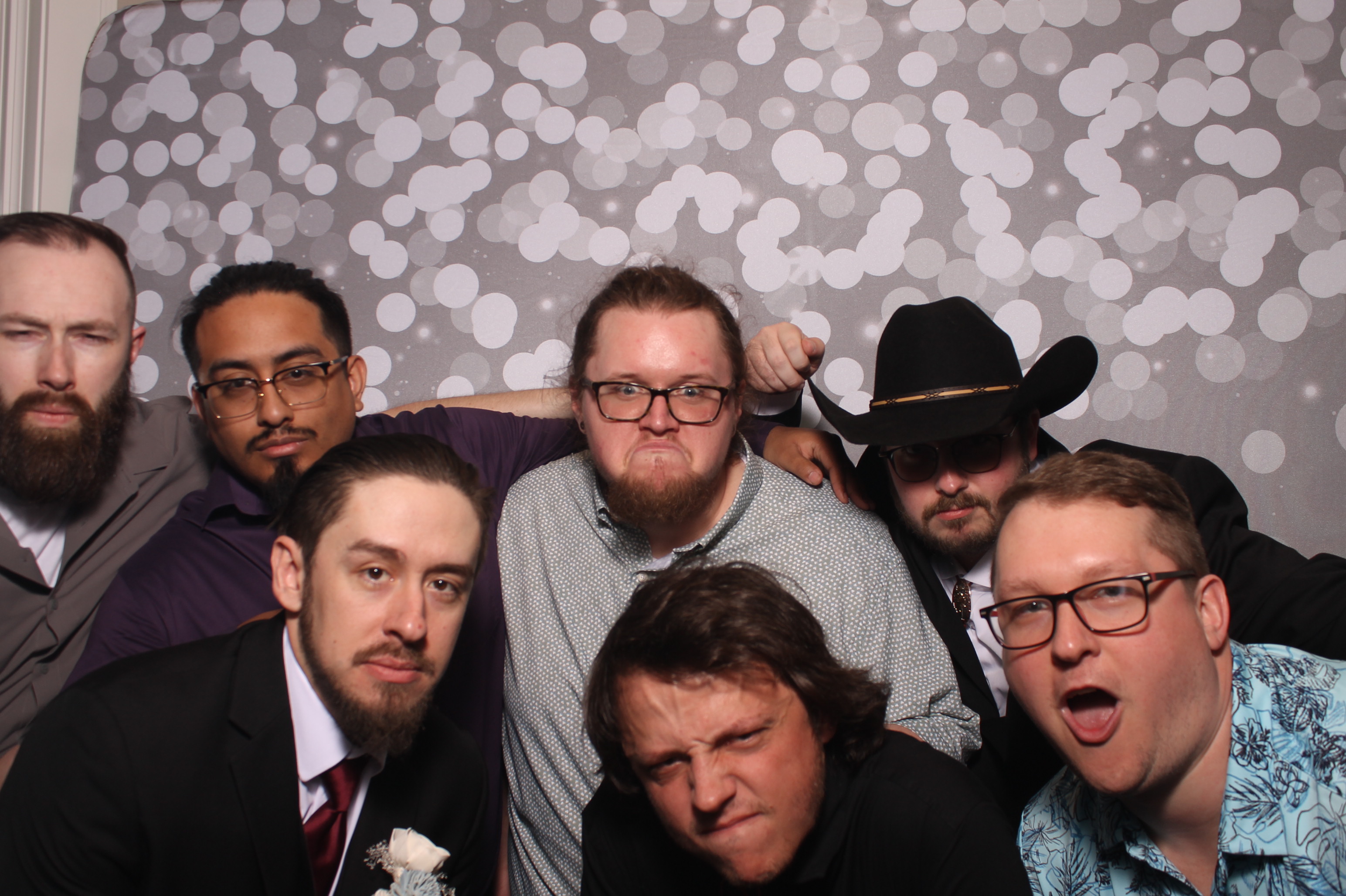 Emily & Logan Reception | View more photos from the event at gallery.photoboothcincy.com/u/PhotoBoothCincy/Emily-Logan-Reception