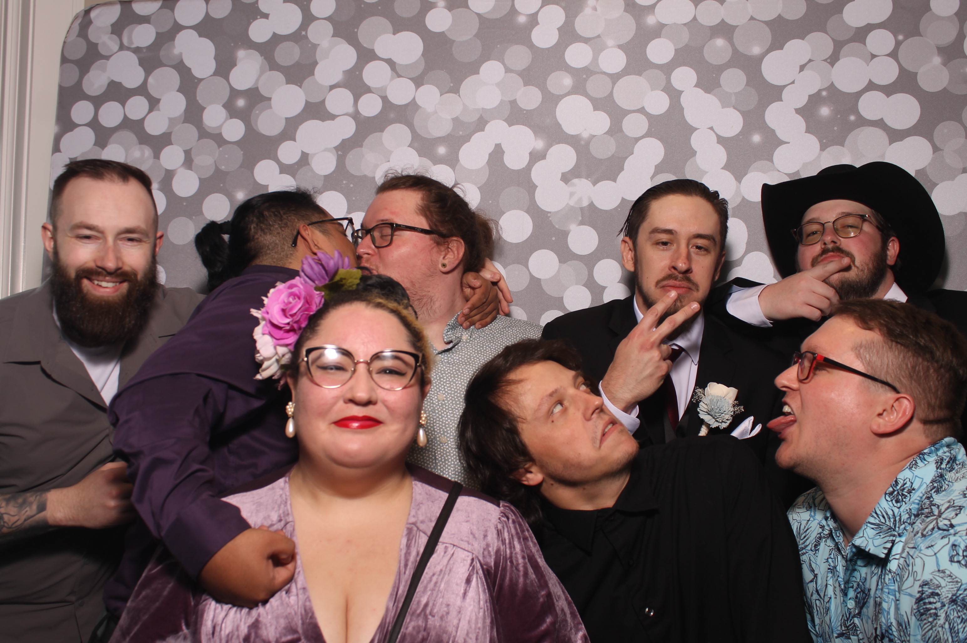 Emily & Logan Reception | View more photos from the event at gallery.photoboothcincy.com/u/PhotoBoothCincy/Emily-Logan-Reception