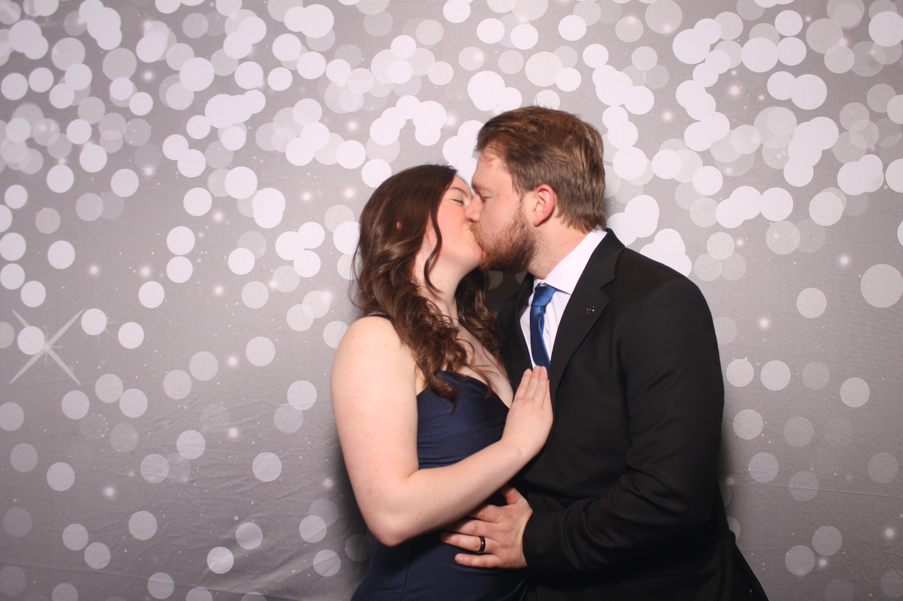 Emily & Logan Reception | View more photos from the event at gallery.photoboothcincy.com/u/PhotoBoothCincy/Emily-Logan-Reception