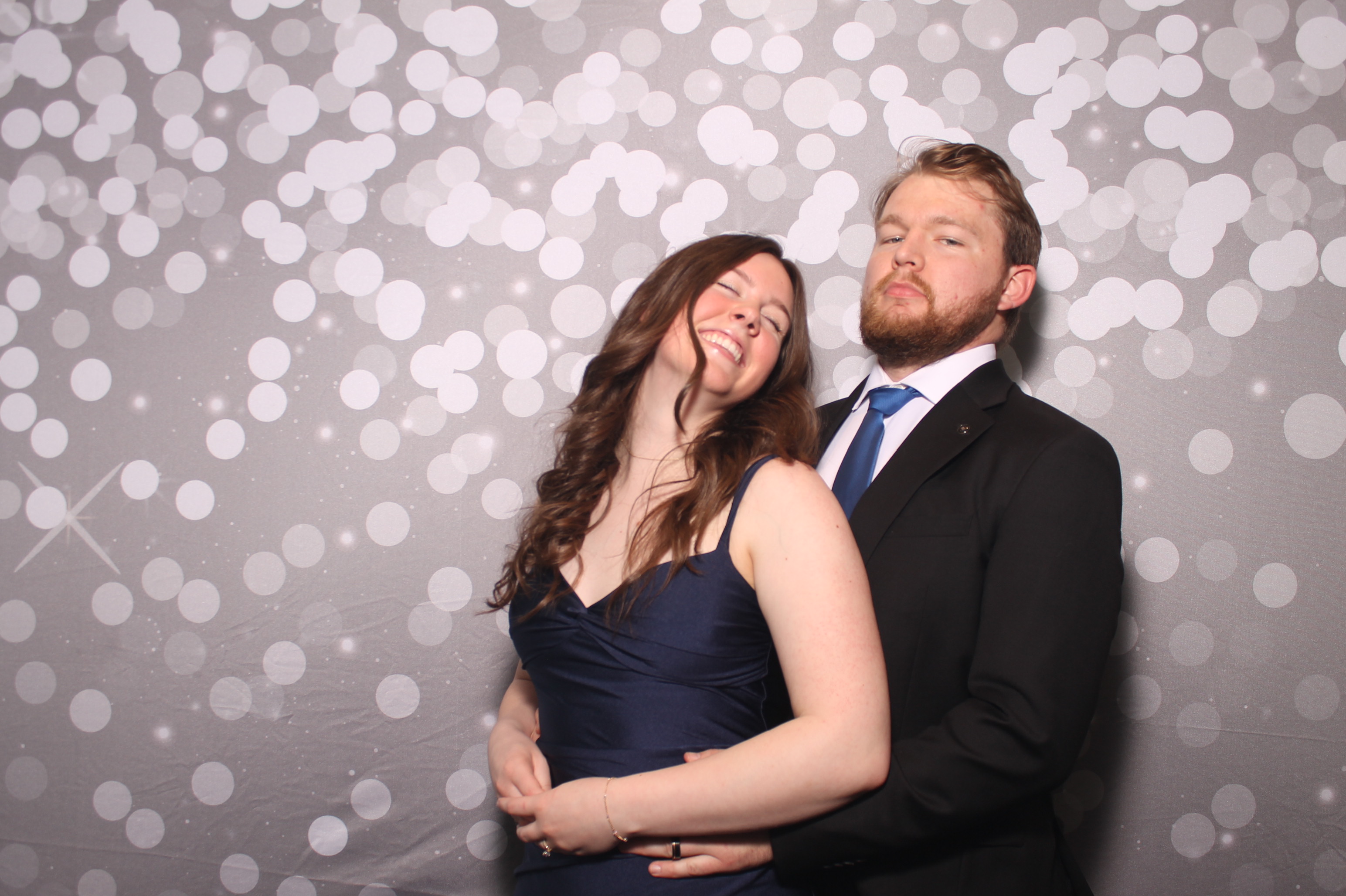 Emily & Logan Reception | View more photos from the event at gallery.photoboothcincy.com/u/PhotoBoothCincy/Emily-Logan-Reception