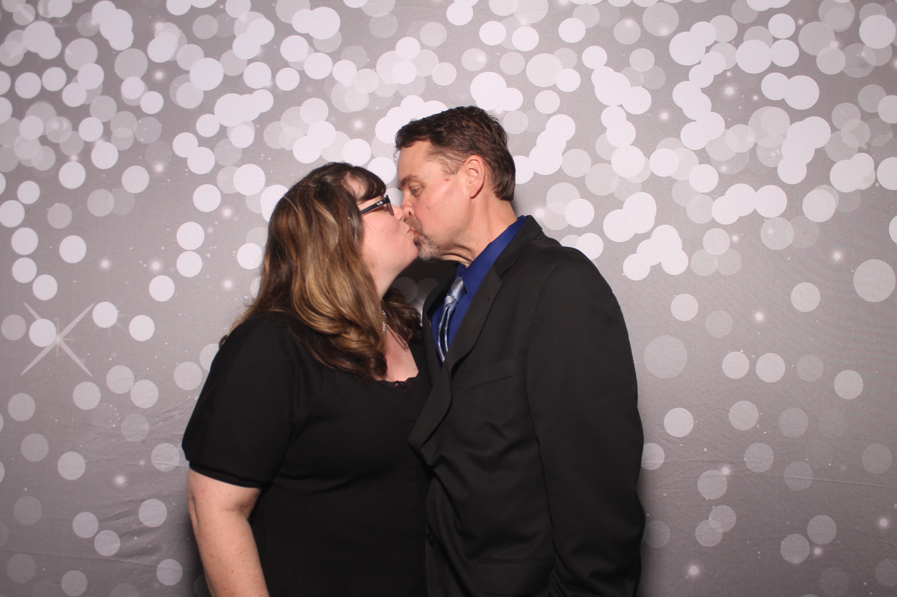 Emily & Logan Reception | View more photos from the event at gallery.photoboothcincy.com/u/PhotoBoothCincy/Emily-Logan-Reception