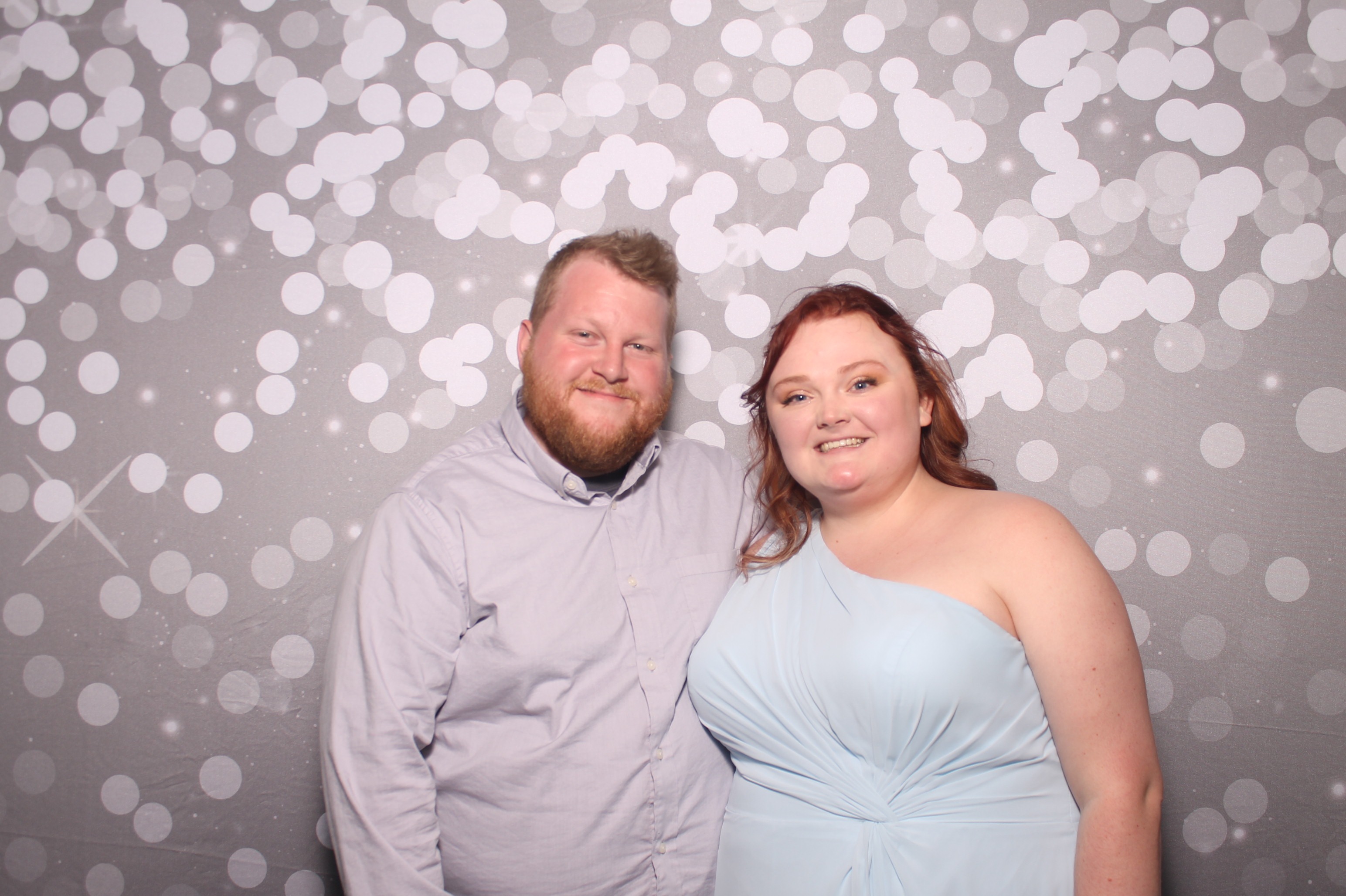 Emily & Logan Reception | View more photos from the event at gallery.photoboothcincy.com/u/PhotoBoothCincy/Emily-Logan-Reception
