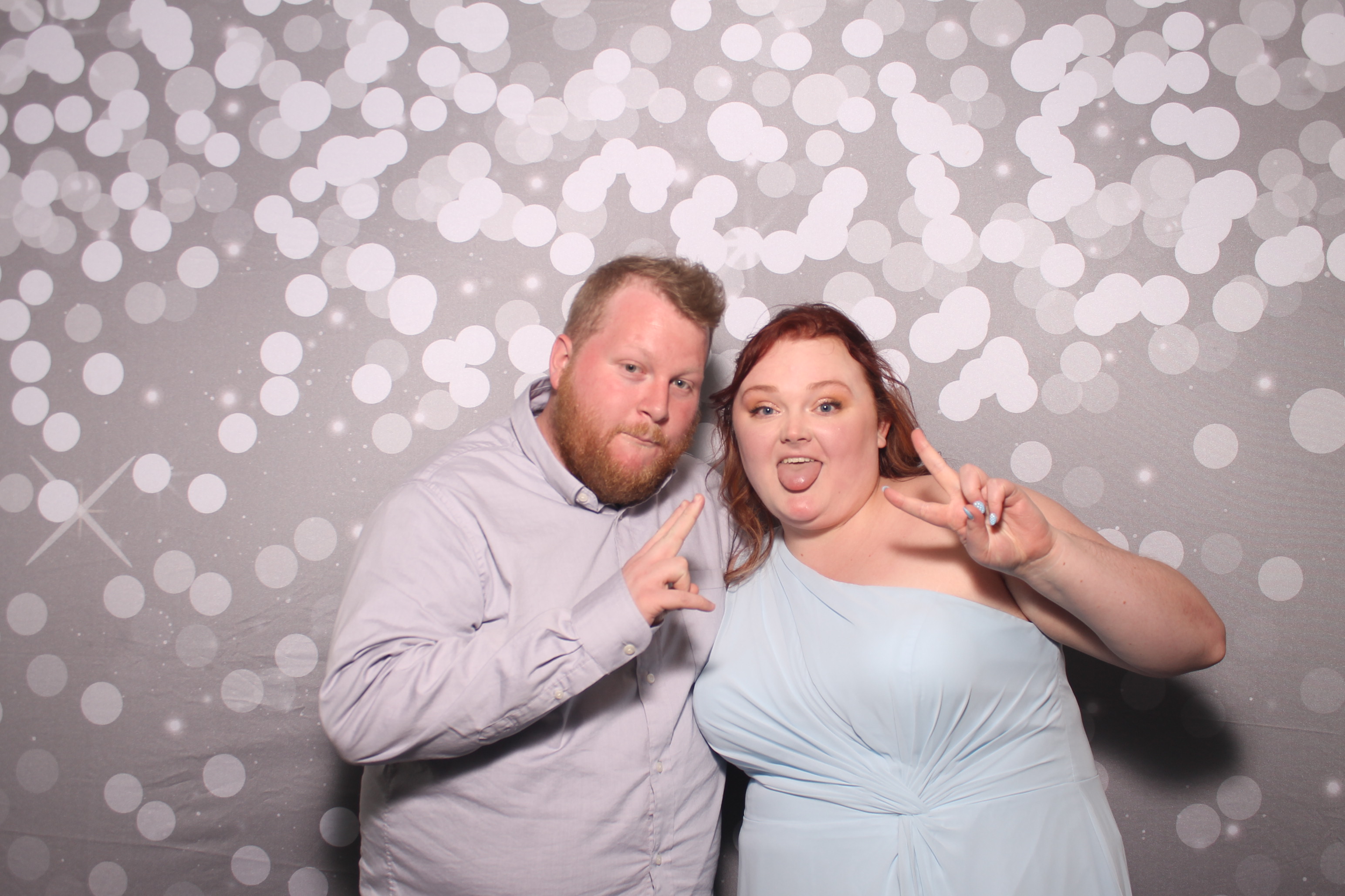 Emily & Logan Reception | View more photos from the event at gallery.photoboothcincy.com/u/PhotoBoothCincy/Emily-Logan-Reception