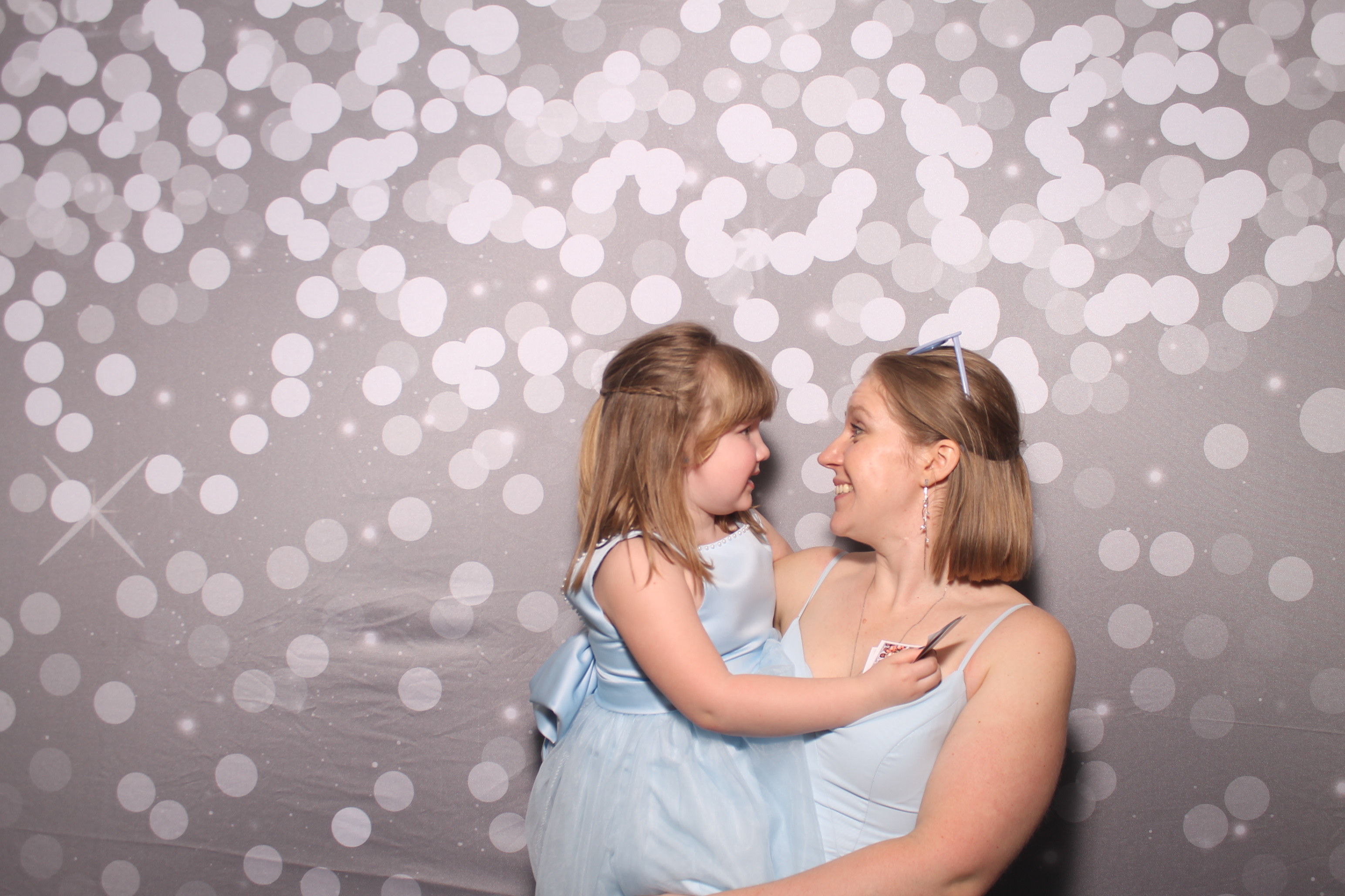 Emily & Logan Reception | View more photos from the event at gallery.photoboothcincy.com/u/PhotoBoothCincy/Emily-Logan-Reception