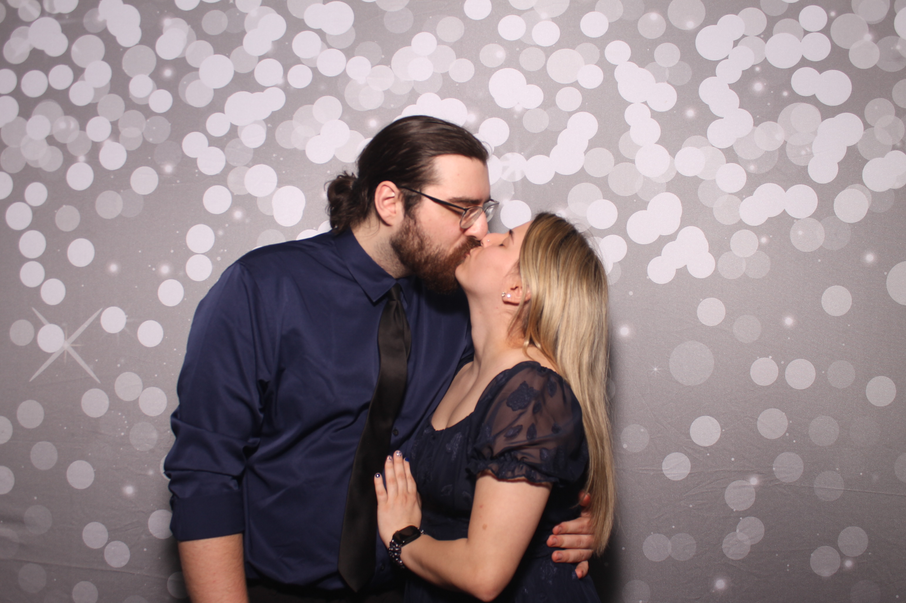 Emily & Logan Reception | View more photos from the event at gallery.photoboothcincy.com/u/PhotoBoothCincy/Emily-Logan-Reception